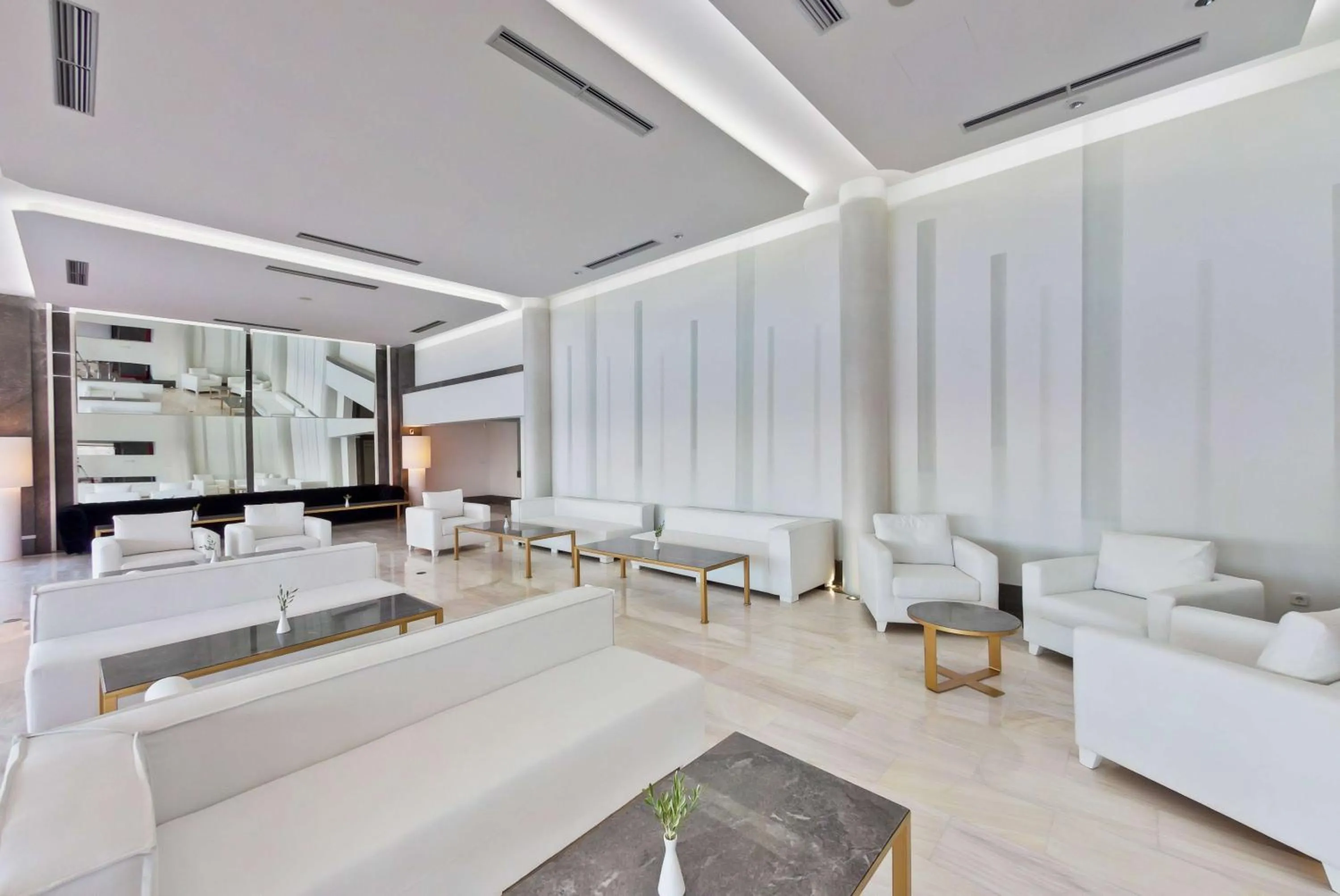 Lounge or bar in Royal Marmin Bay Boutique & Art Hotel