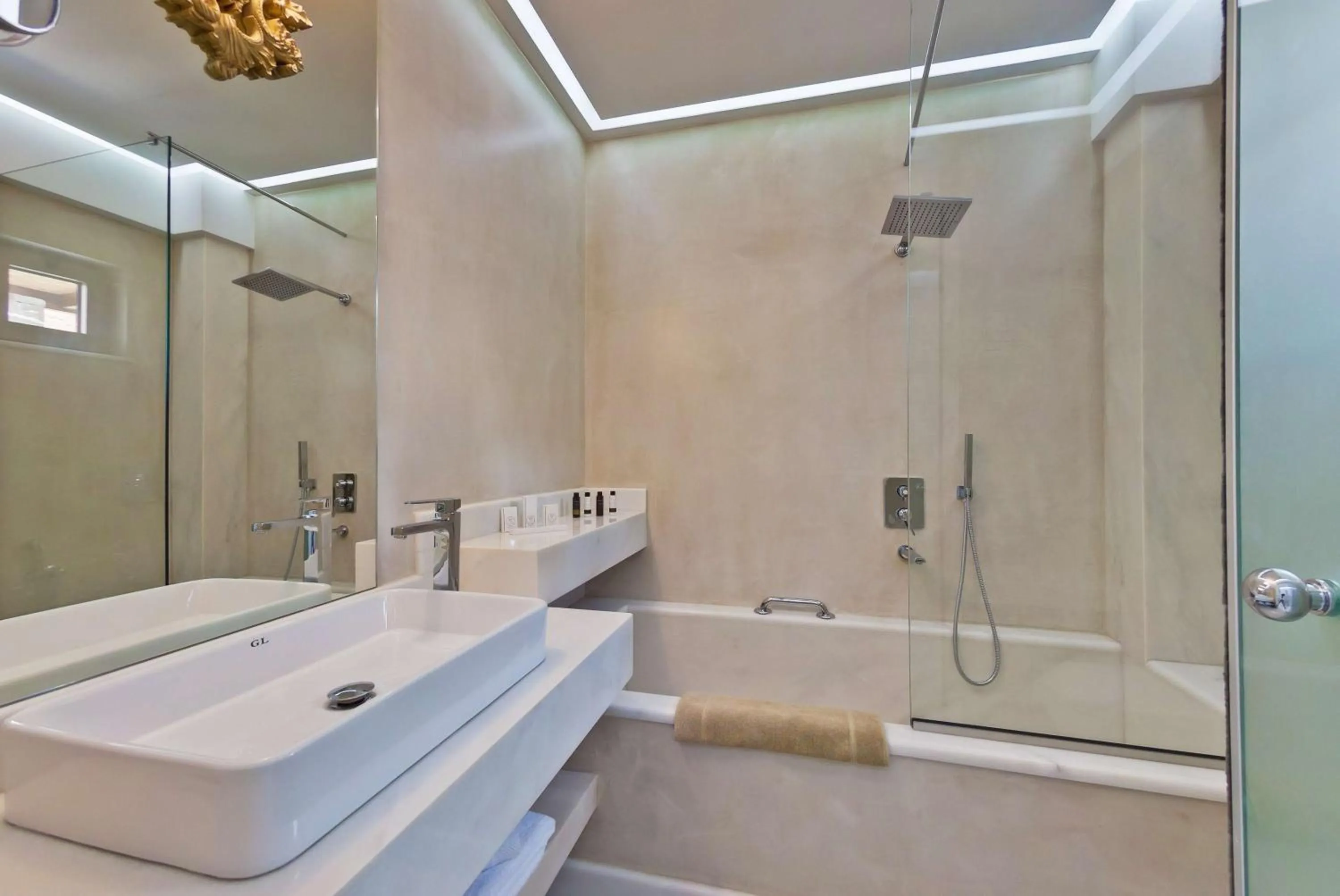 Bathroom in Royal Marmin Bay Boutique & Art Hotel