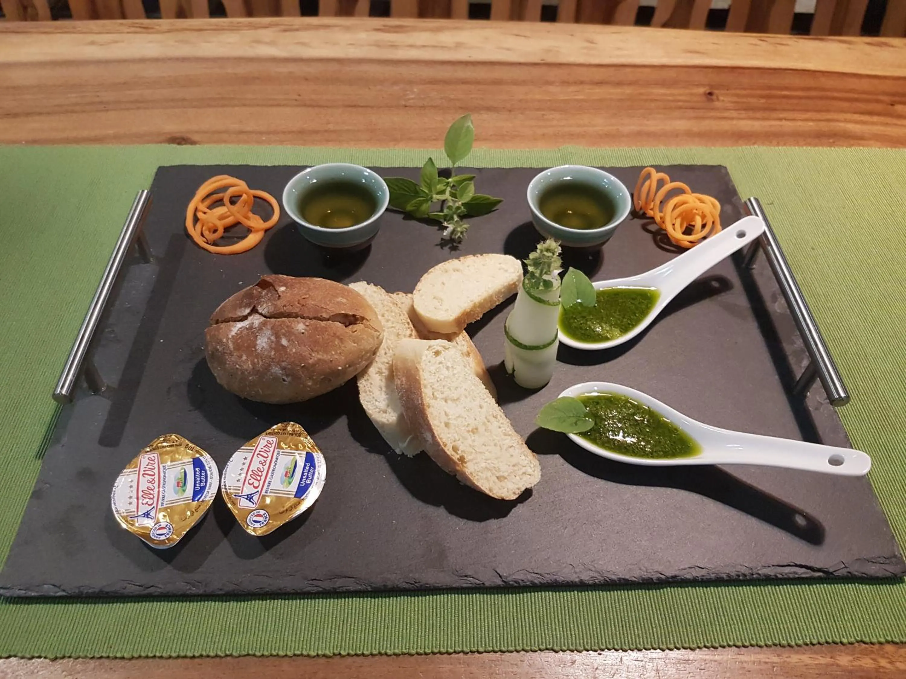 Meals in Princess of Mentigi Bay