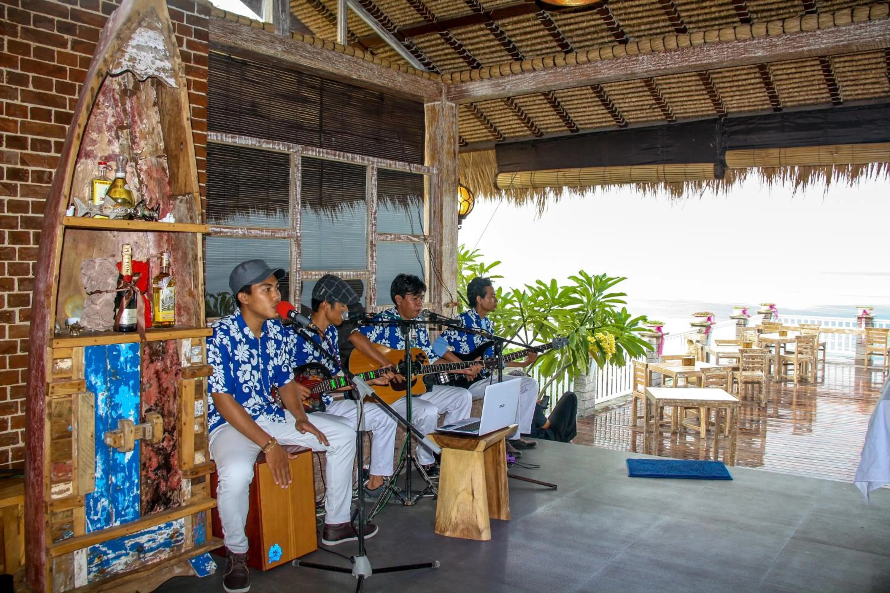 Entertainment in Princess of Mentigi Bay