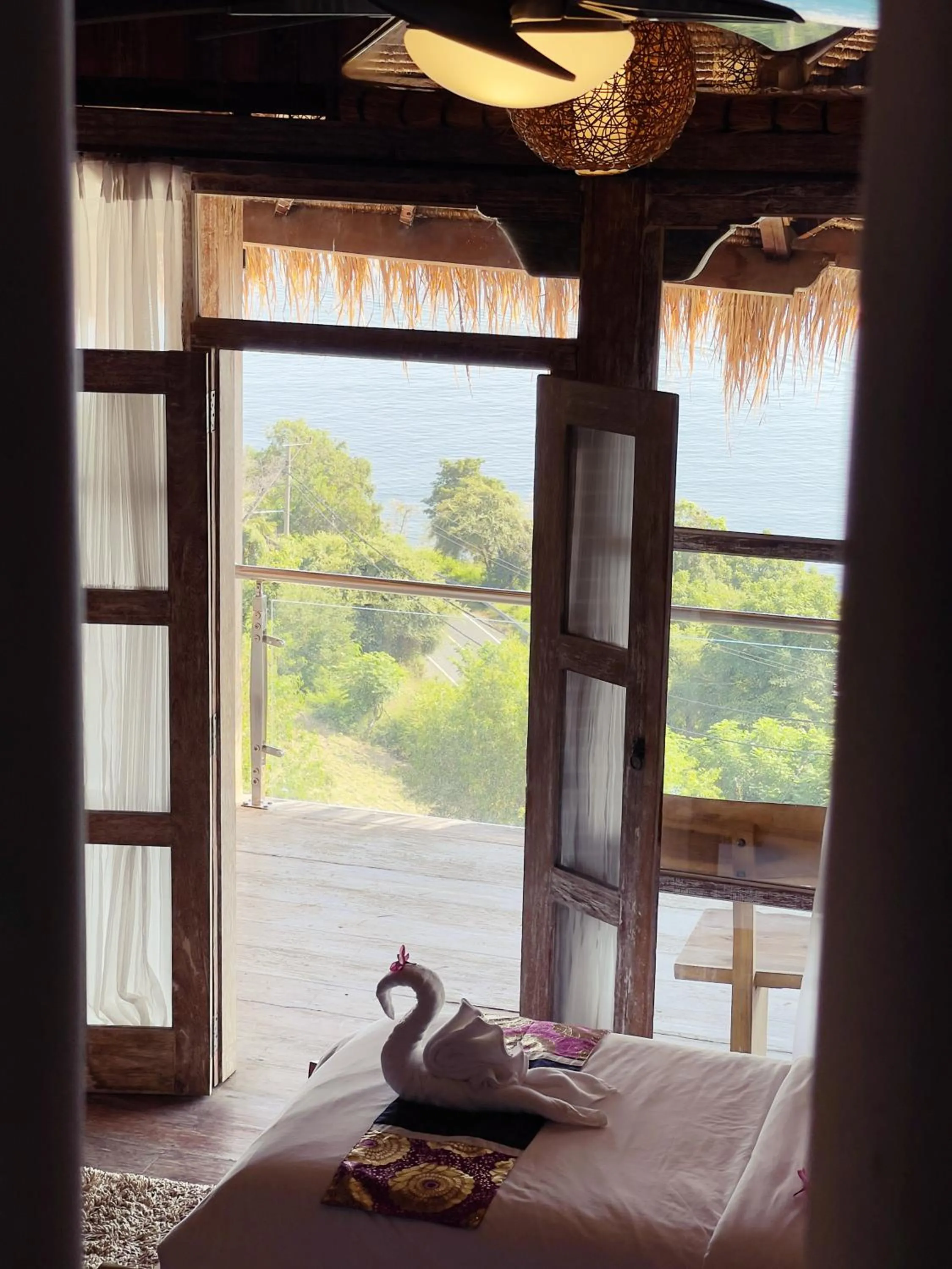 Sea view, Bed in Princess of Mentigi Bay