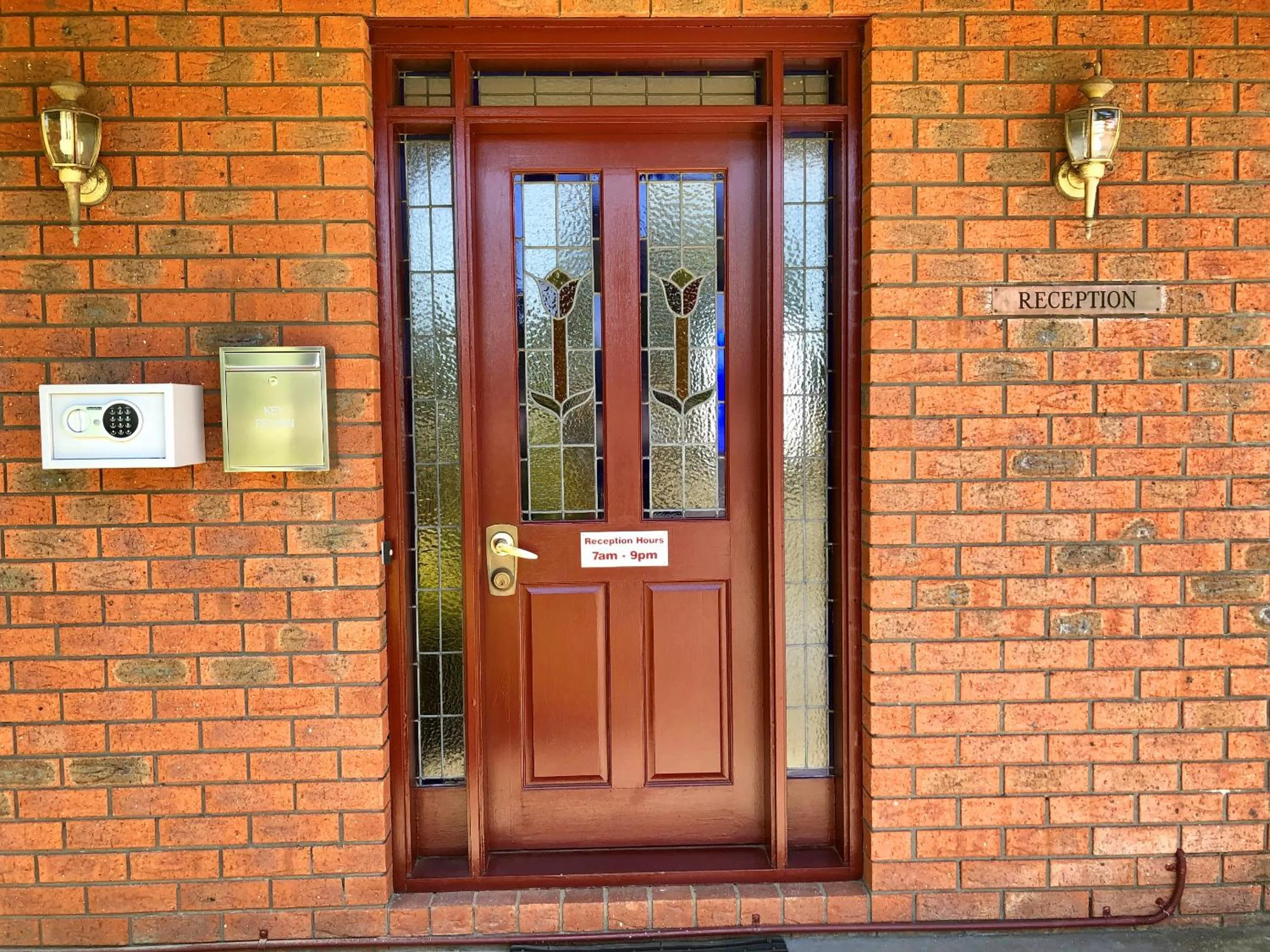 Facade/entrance in Victoriana Motor Inn