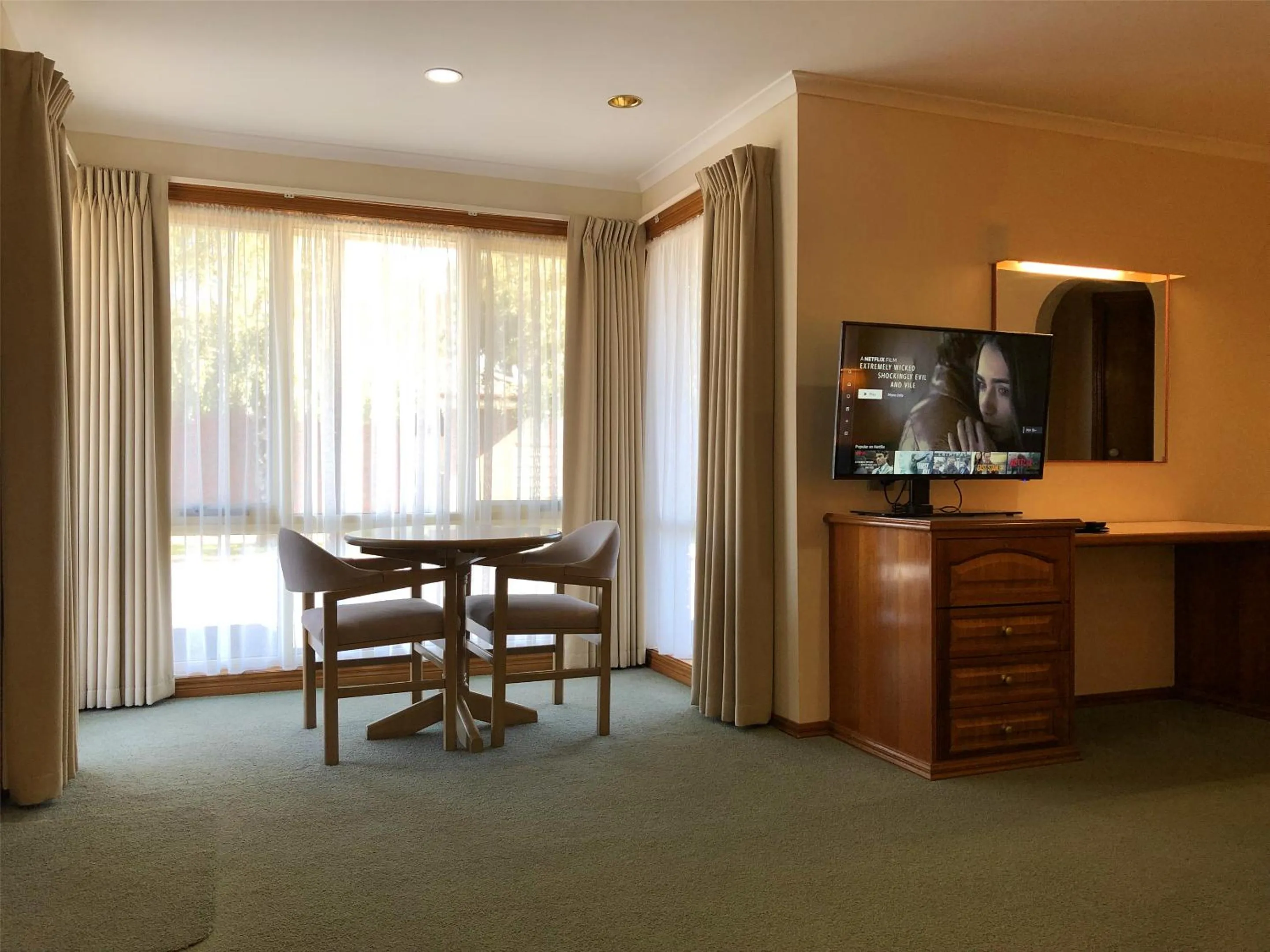 TV and multimedia in Victoriana Motor Inn