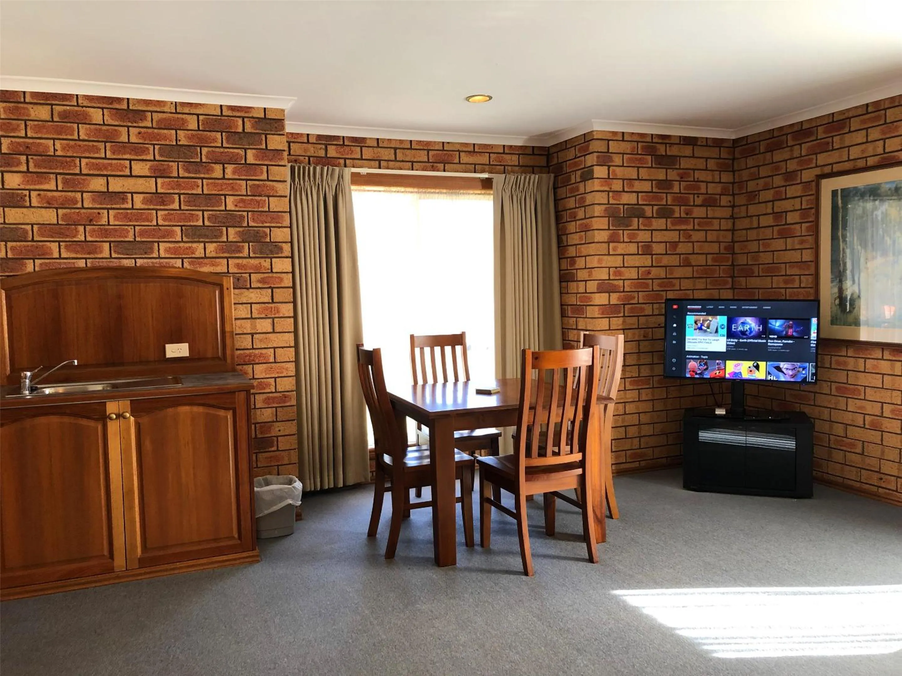 TV and multimedia in Victoriana Motor Inn