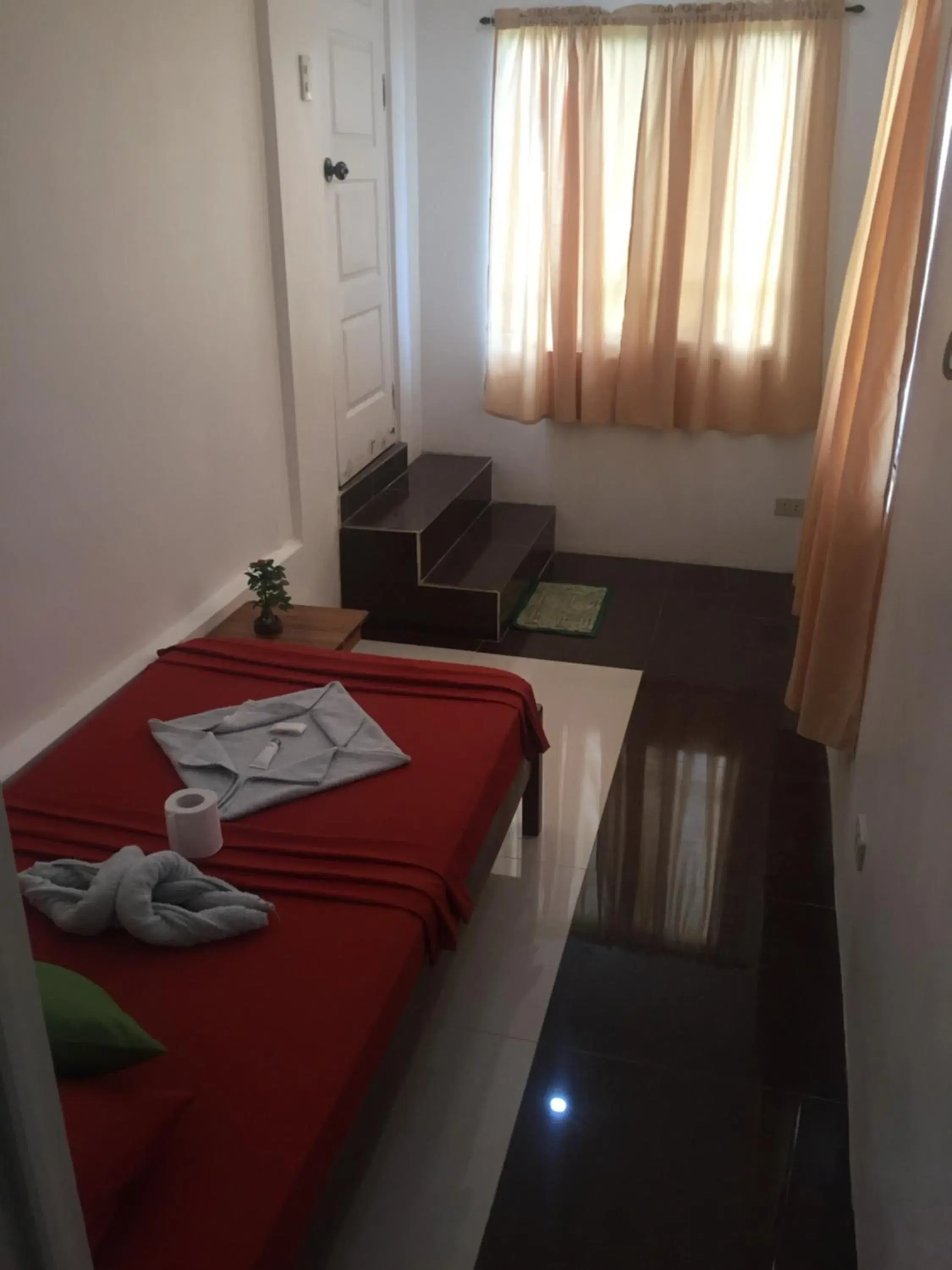 Single Room with Bathroom in Raje Residence Single Room with Bathroom in Raje Residence