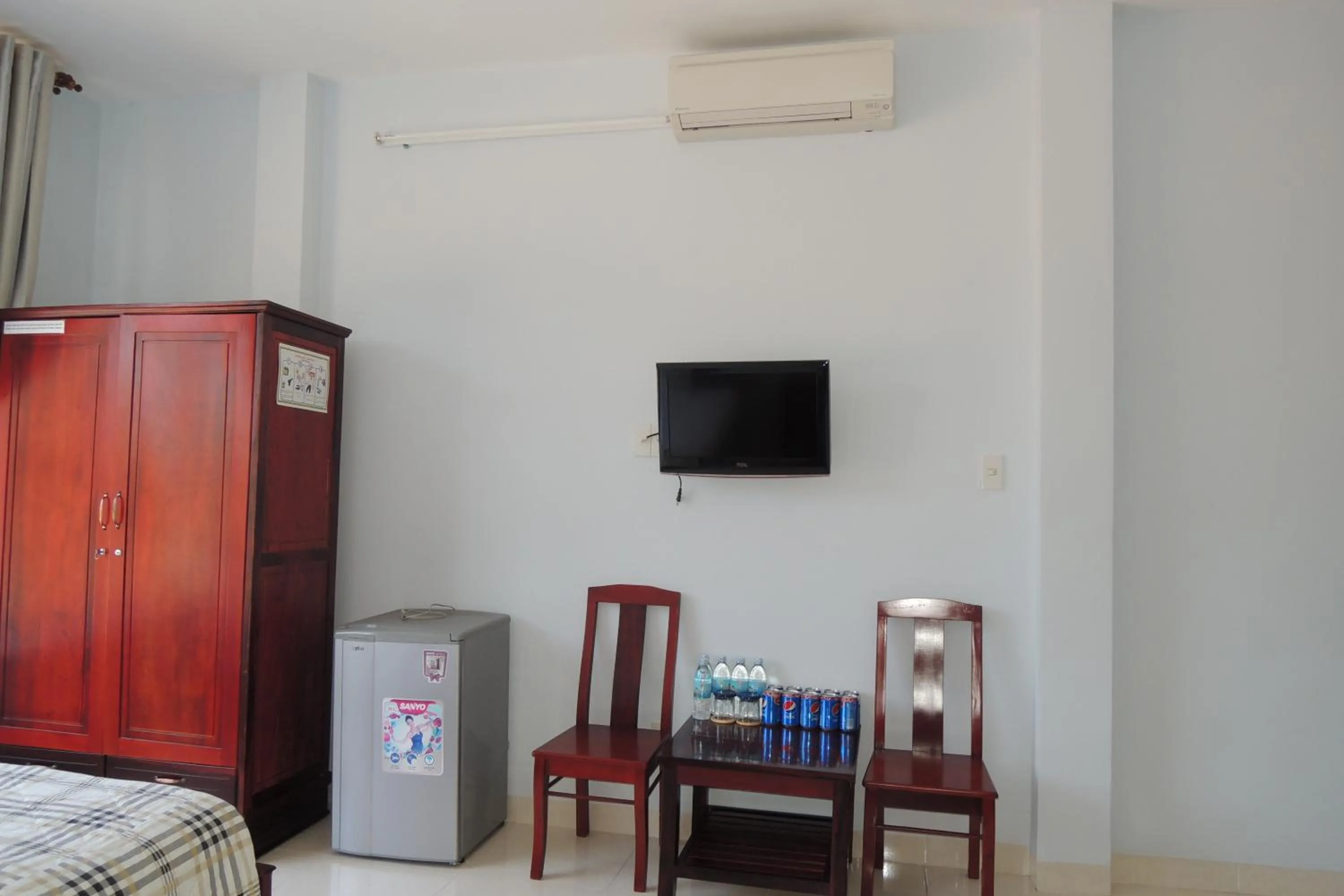 Decorative detail in Quang Nhat Hotel