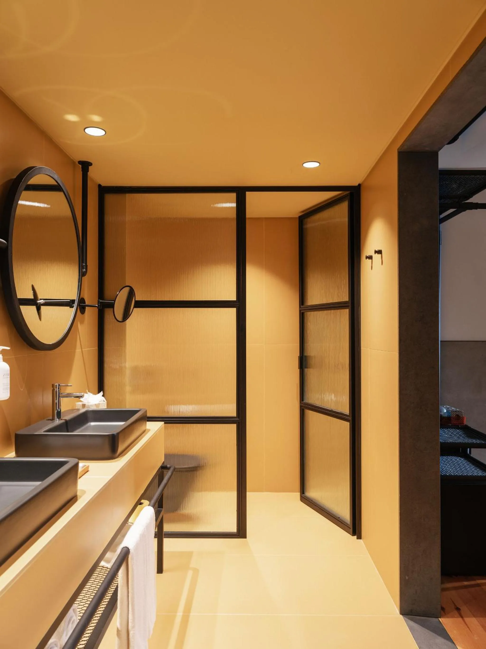 Bathroom in Inspira Santos Boutique Hotel