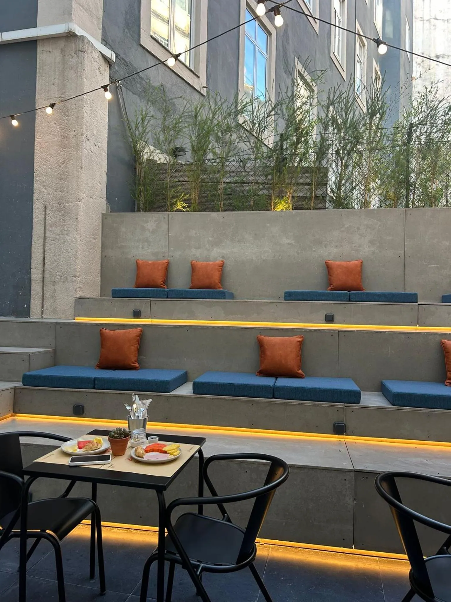 Patio in Inspira Santos Boutique Hotel