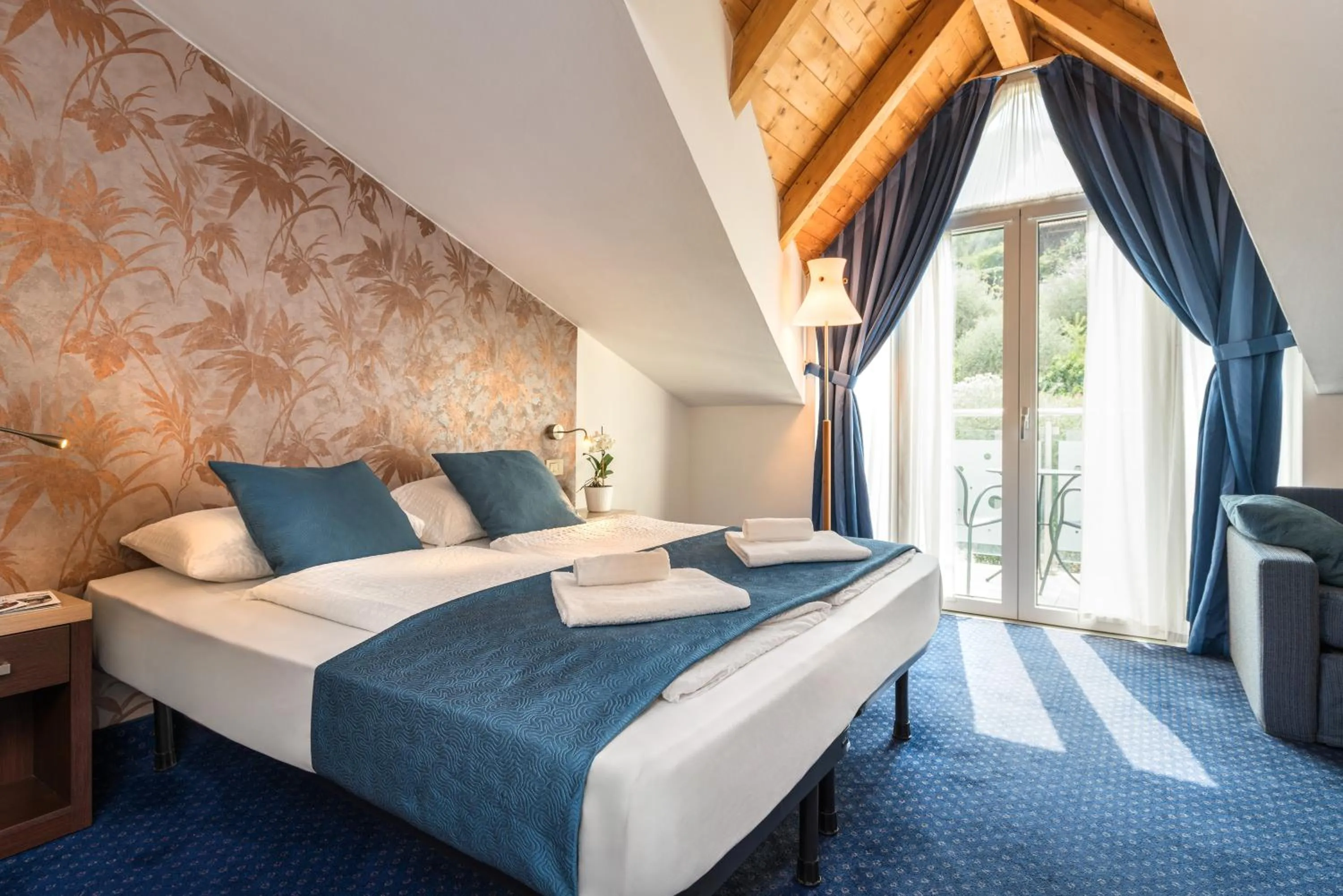 Classic Double Room - Attic in Hotel Benacus Panoramic