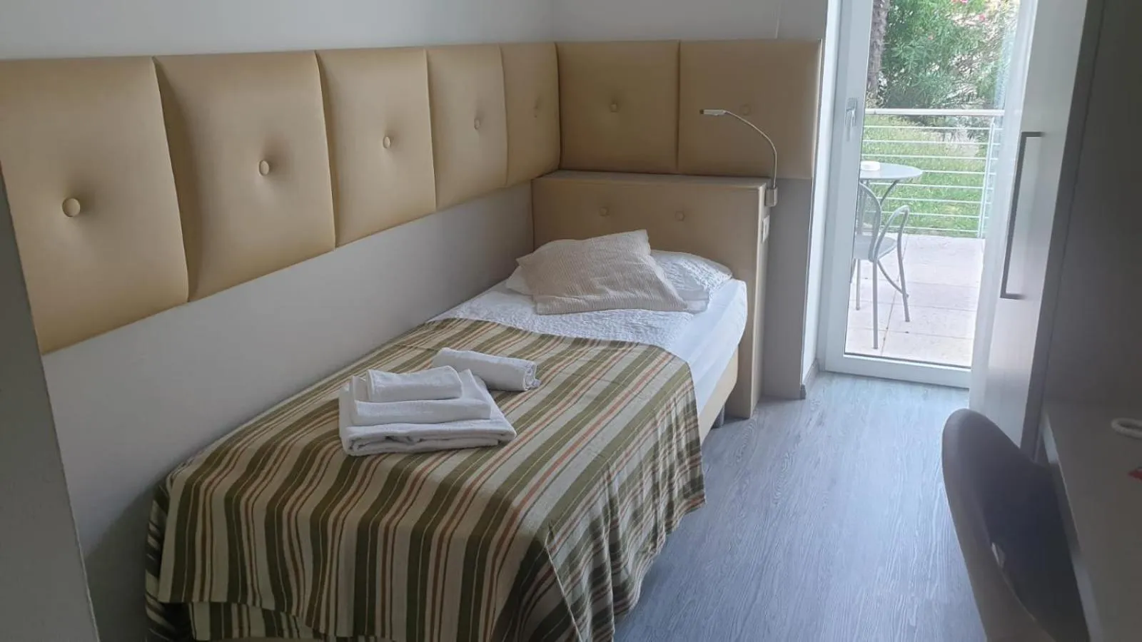 Single Room with Terrace in Hotel Benacus Panoramic