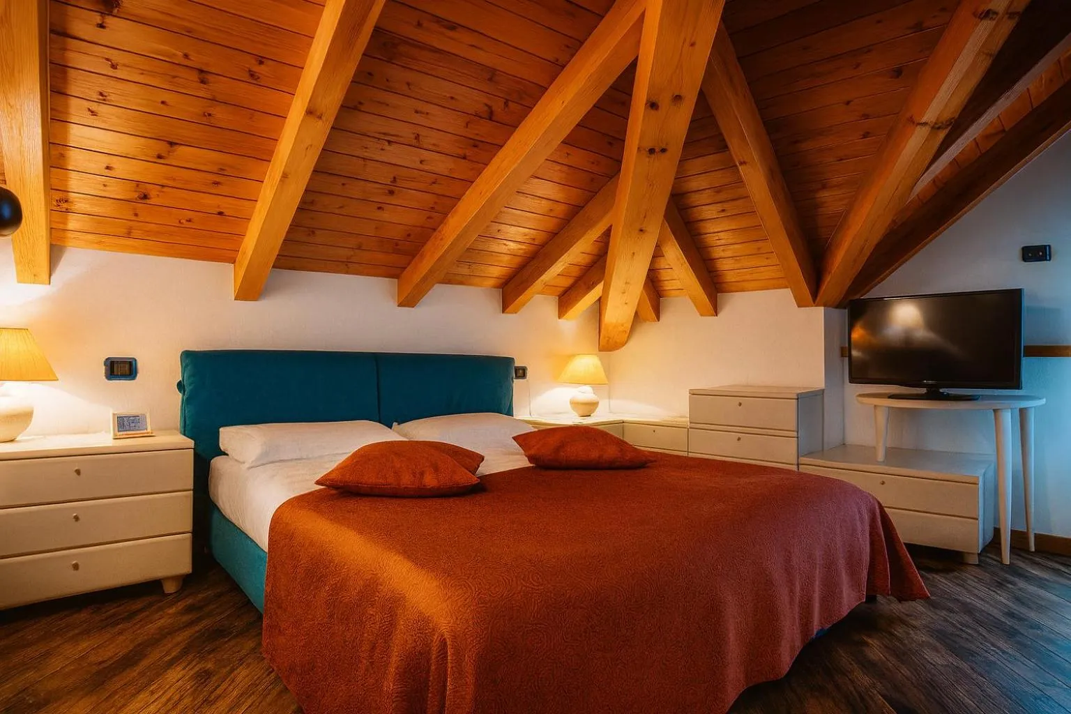 Bedroom, Bed in Hotel Benacus Panoramic