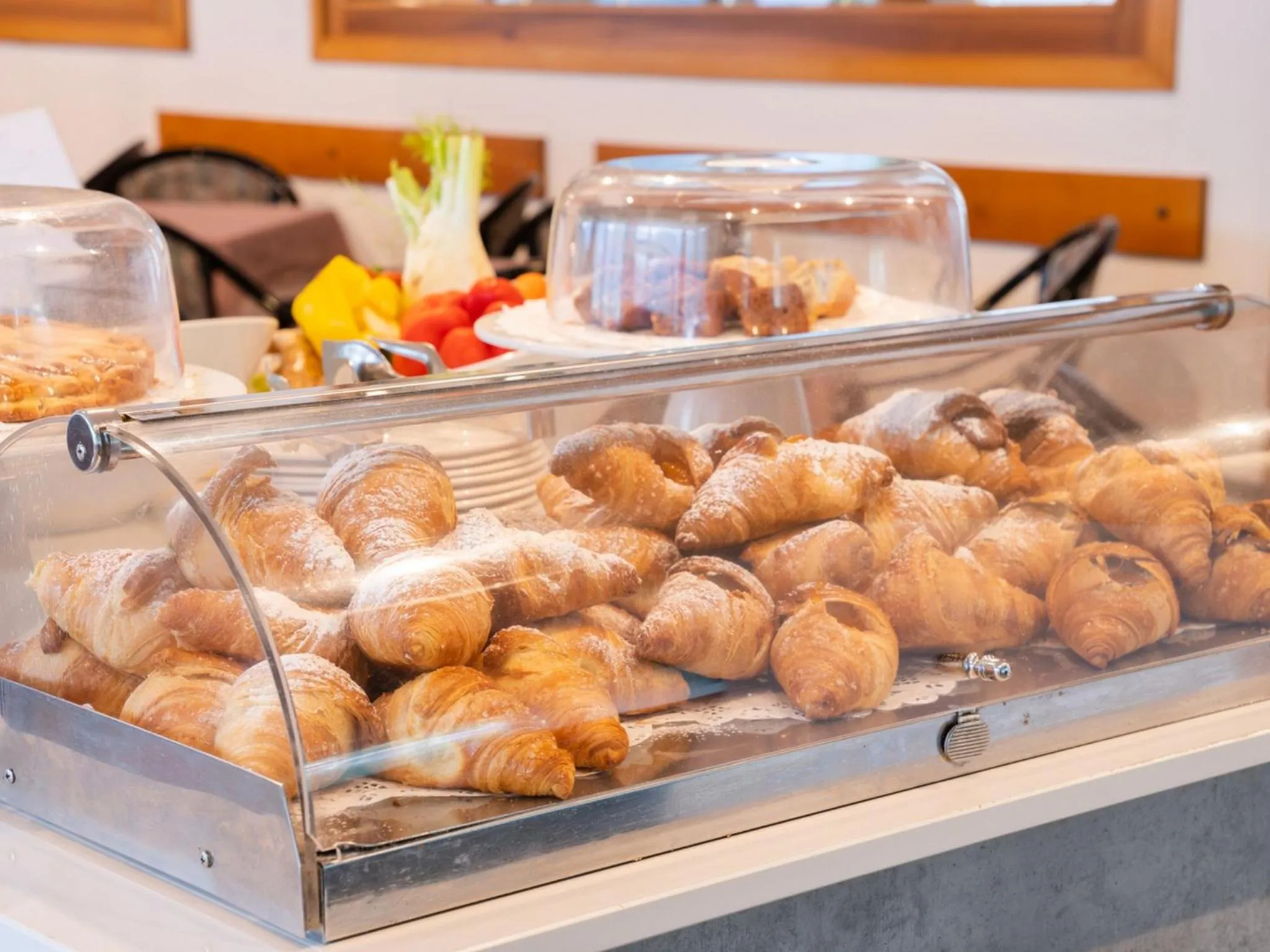 Breakfast in Hotel Benacus Panoramic