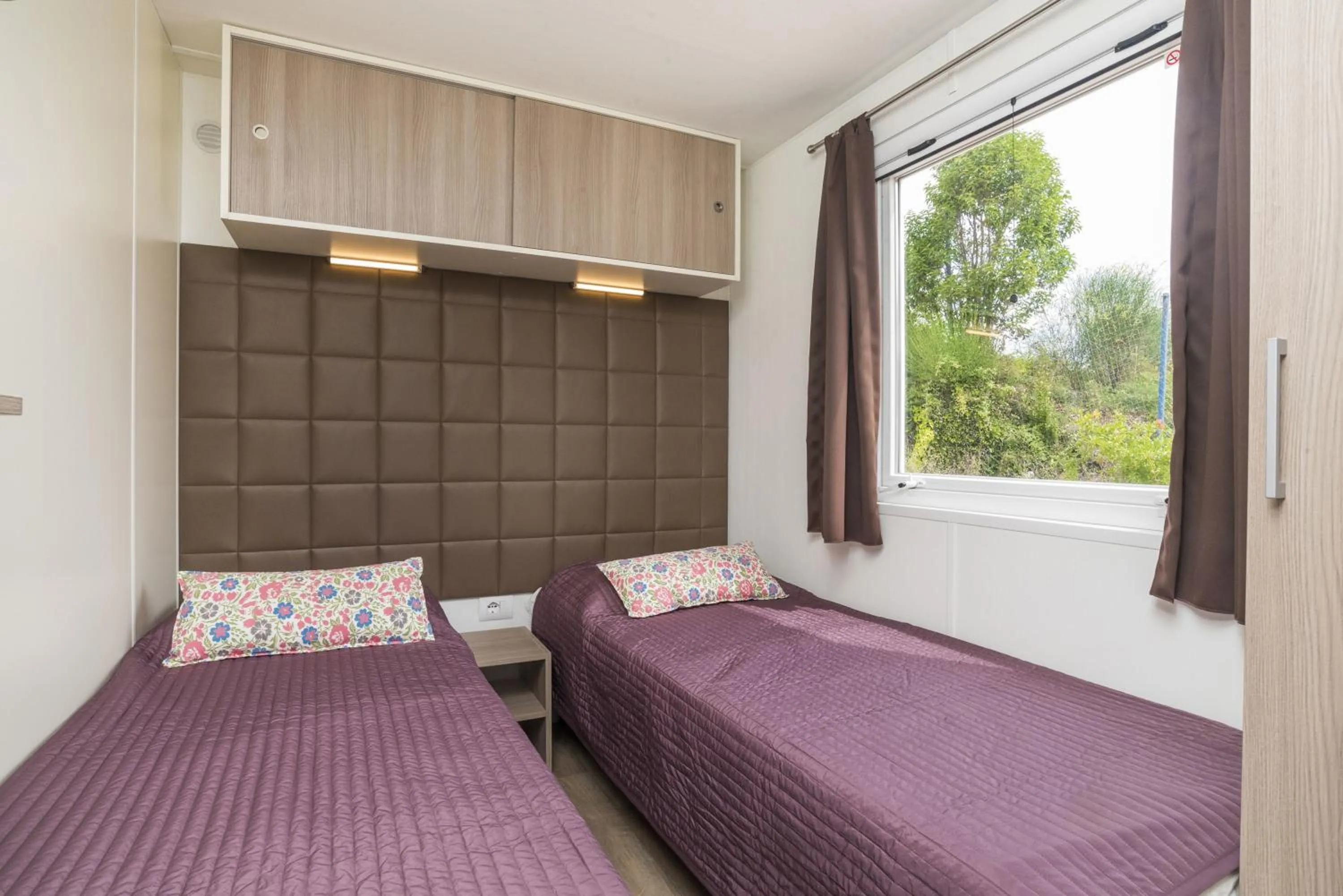 Bedroom, Bed in Mobile Homes Sunset Beach
