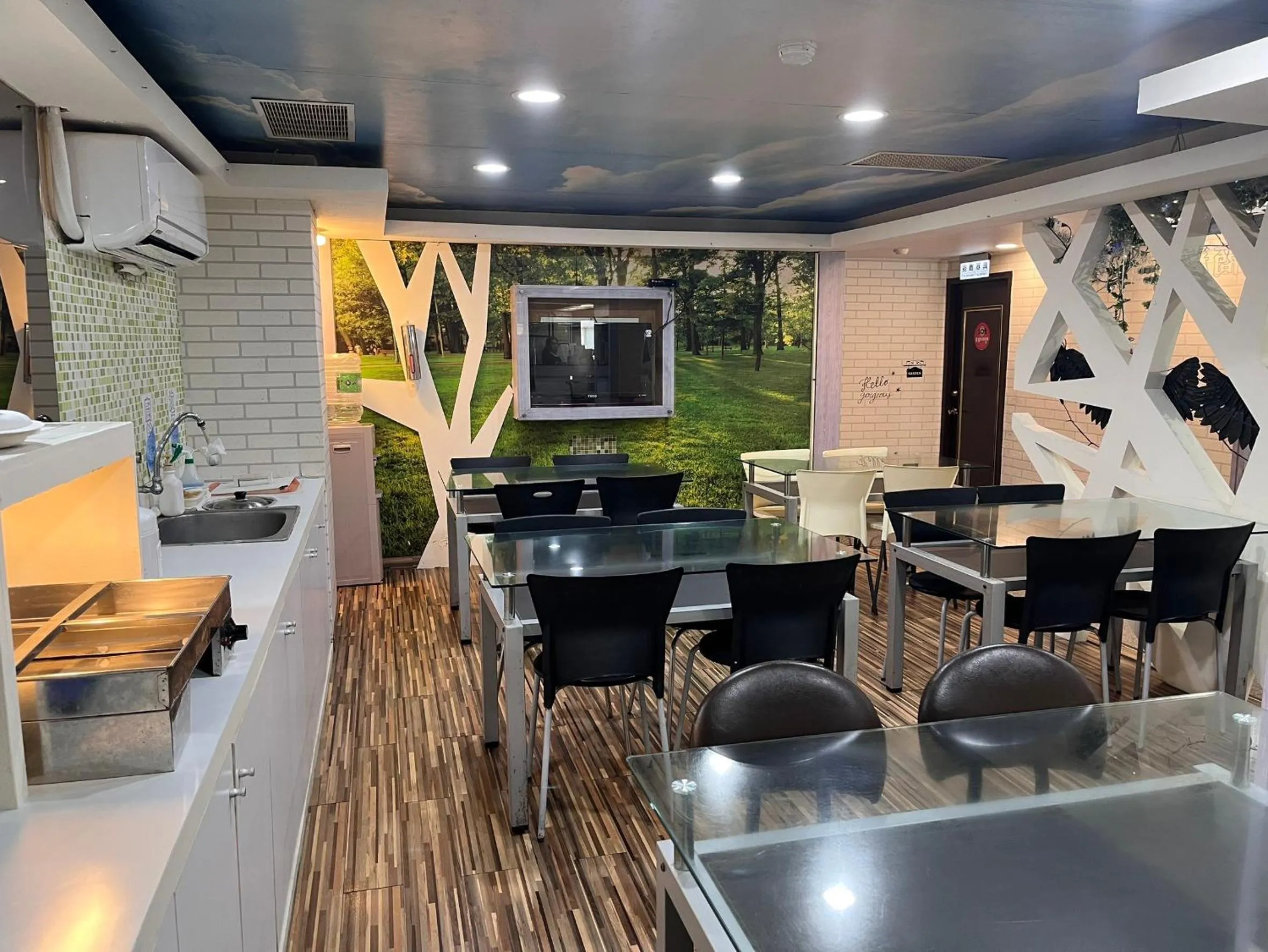 Restaurant/places to eat in Bin Chen Business Hotel