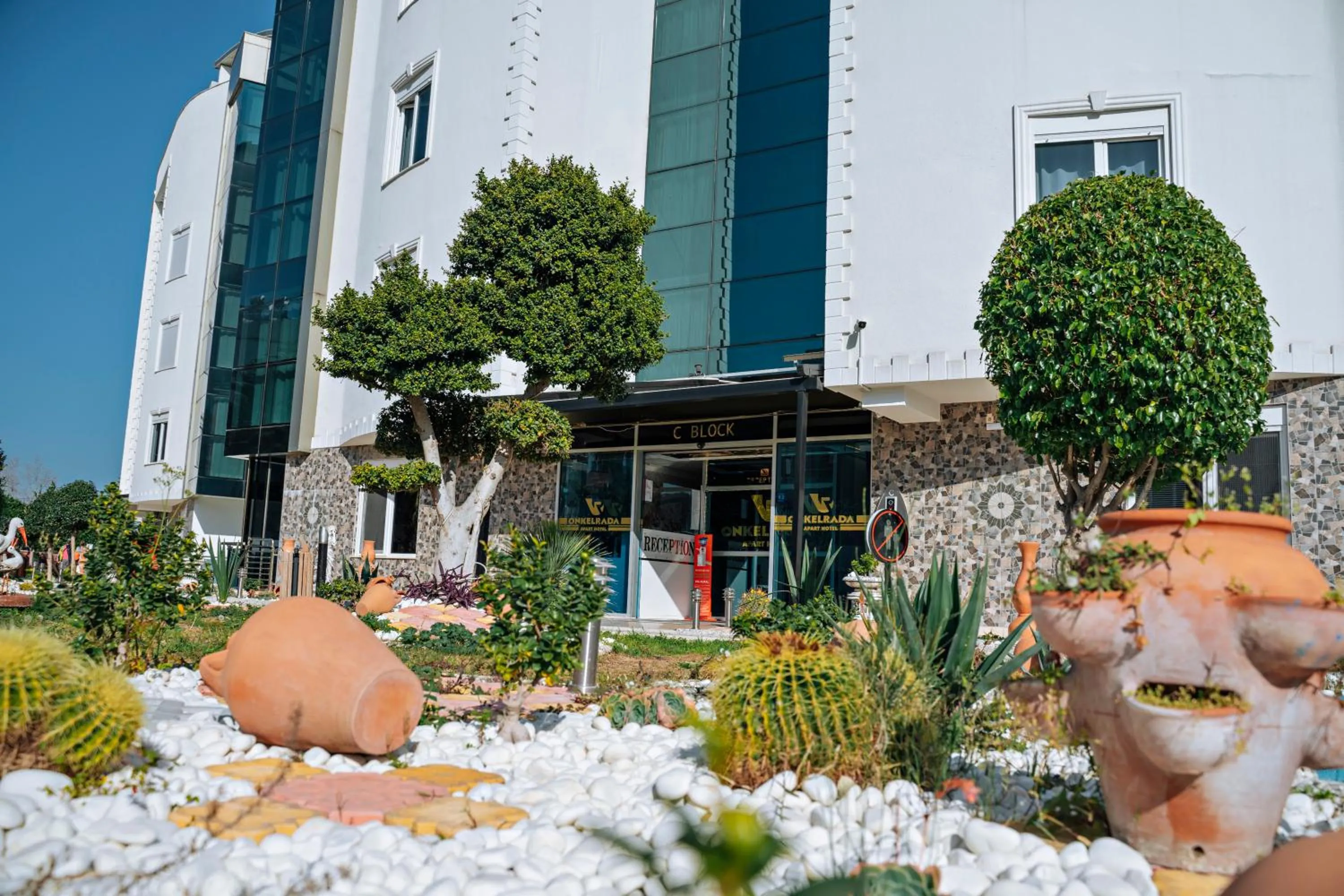 Property building in Onkel Rada Apart Hotel