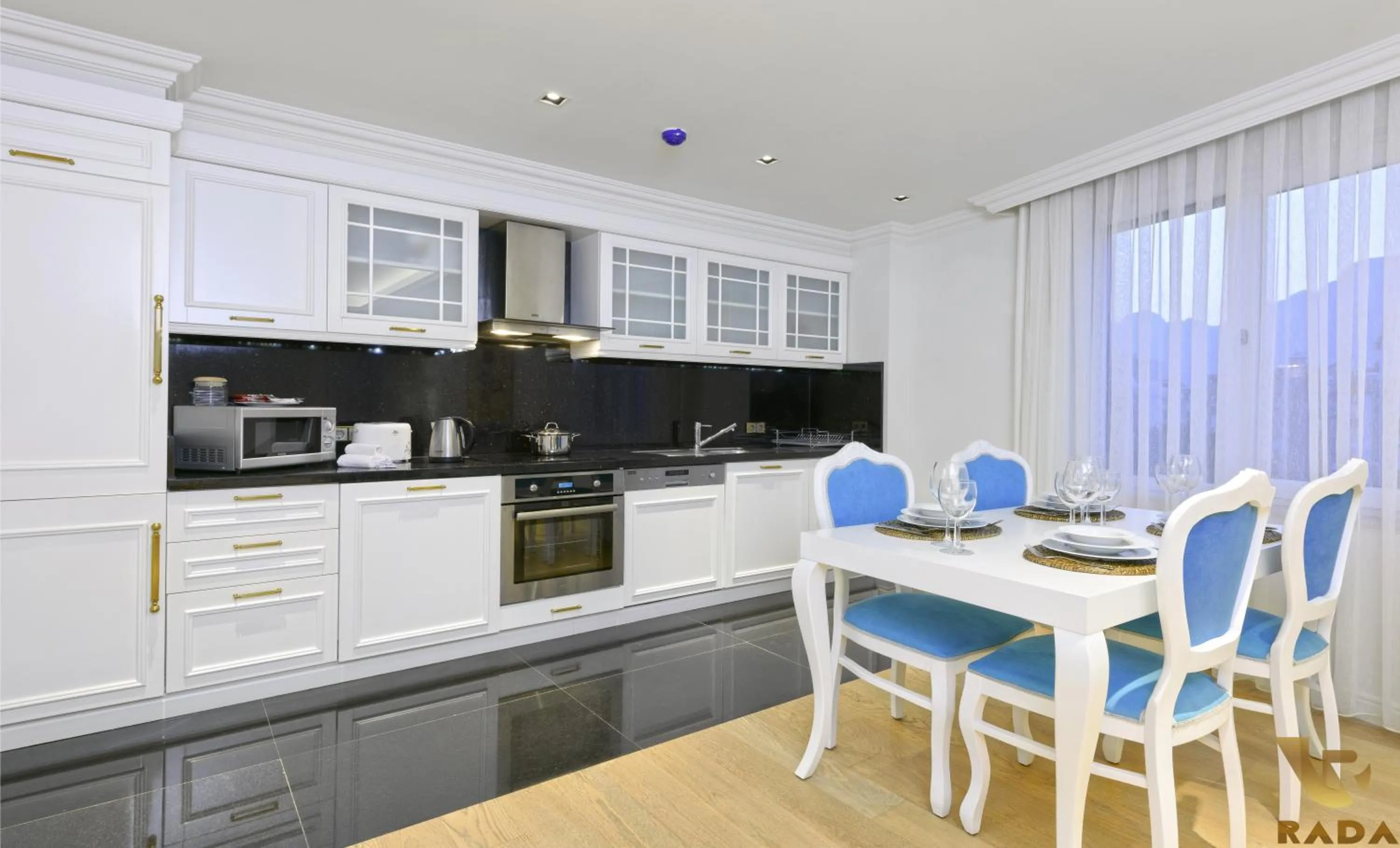 Kitchen or kitchenette in Onkel Rada Apart Hotel