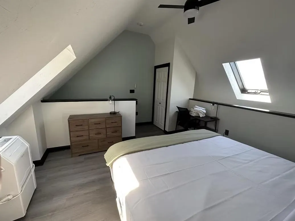 Bedroom, Bed in Harborside Suites