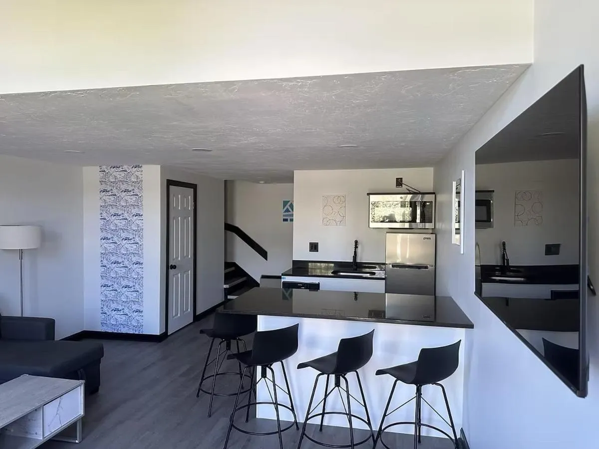 Kitchen or kitchenette in Harborside Suites