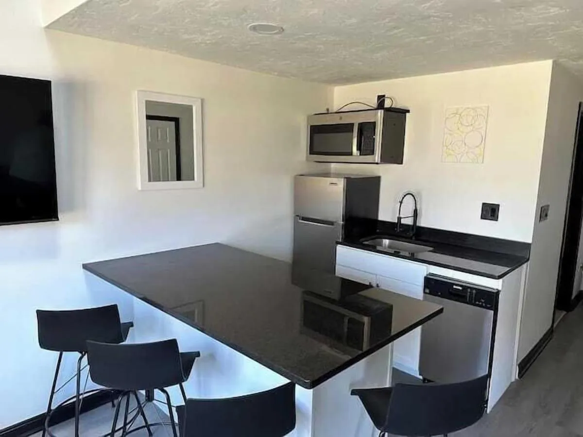 Kitchen or kitchenette in Harborside Suites