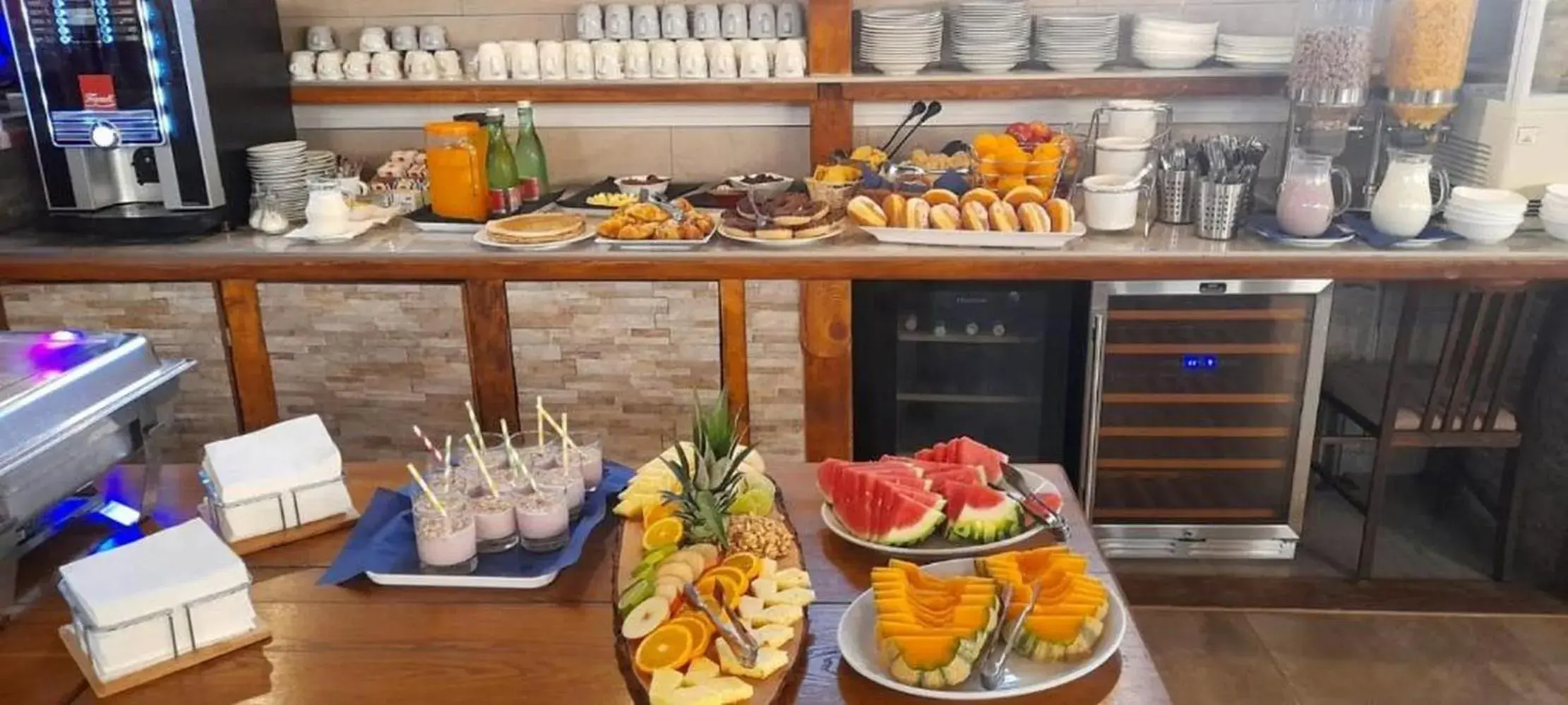 Food and drinks in Aparthotel Plat Food and drinks in Aparthotel Plat