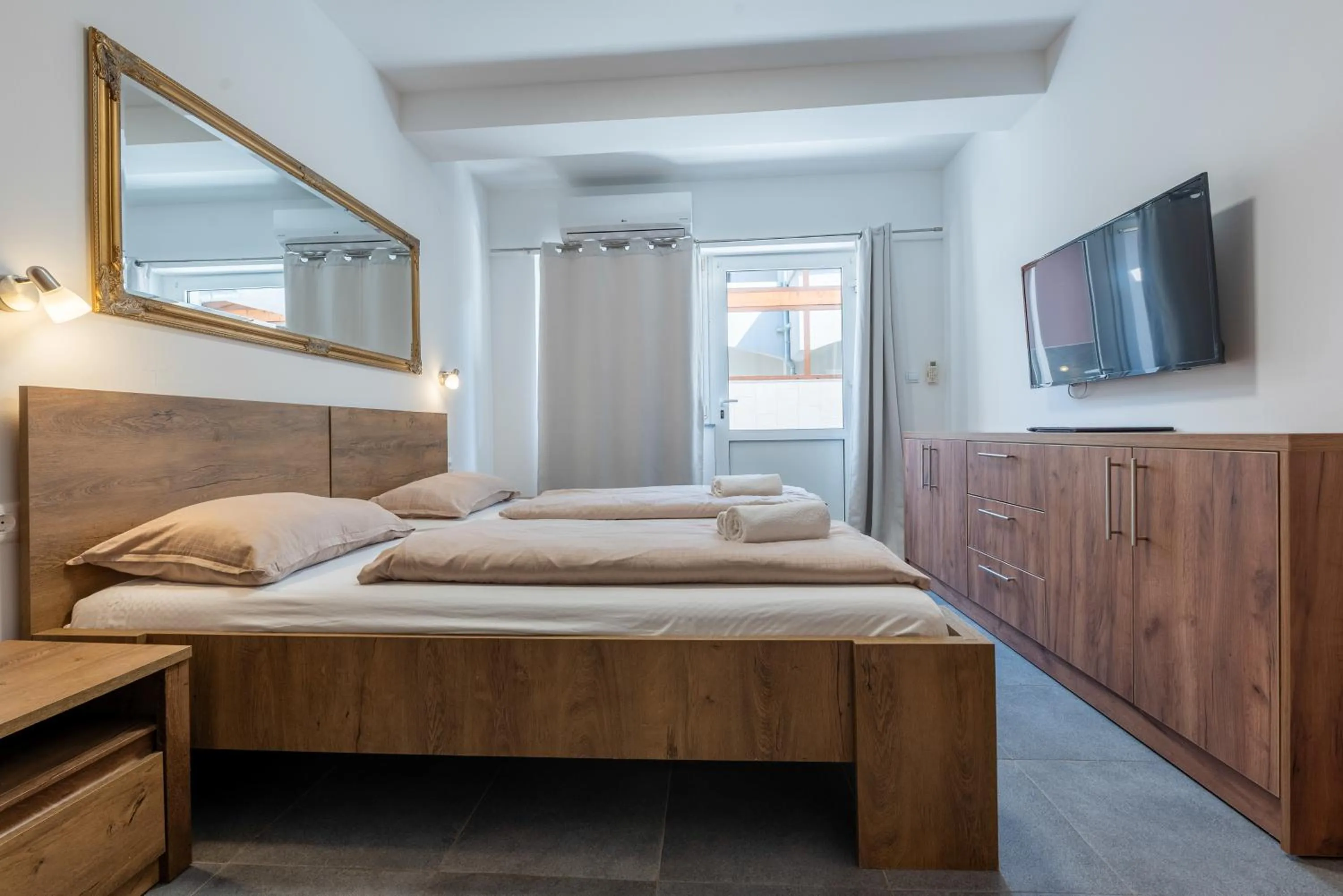 TV and multimedia, Bed in Aparthotel Plat