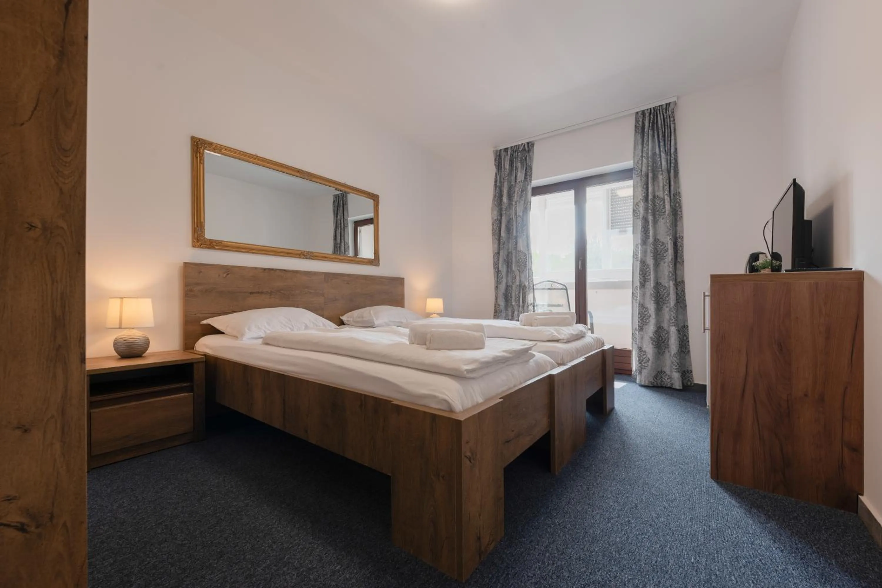 TV and multimedia, Bed in Aparthotel Plat