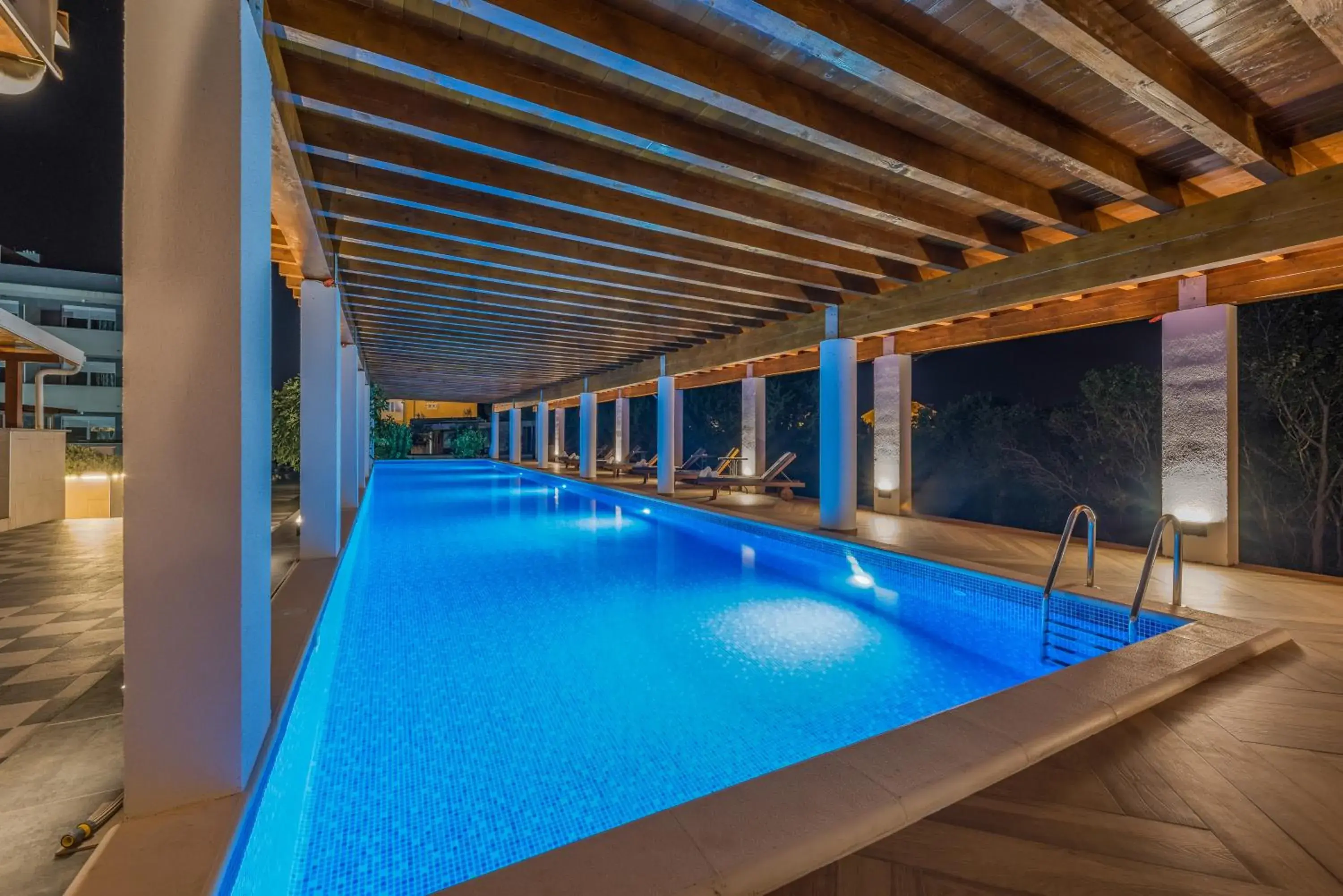 Swimming pool in Aparthotel Plat Swimming pool in Aparthotel Plat