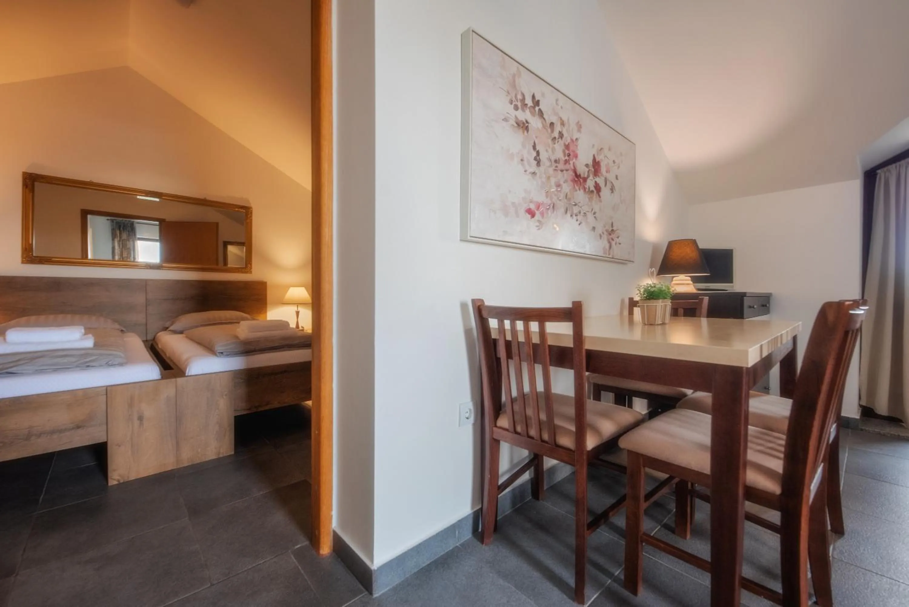 Living room, Bed in Aparthotel Plat