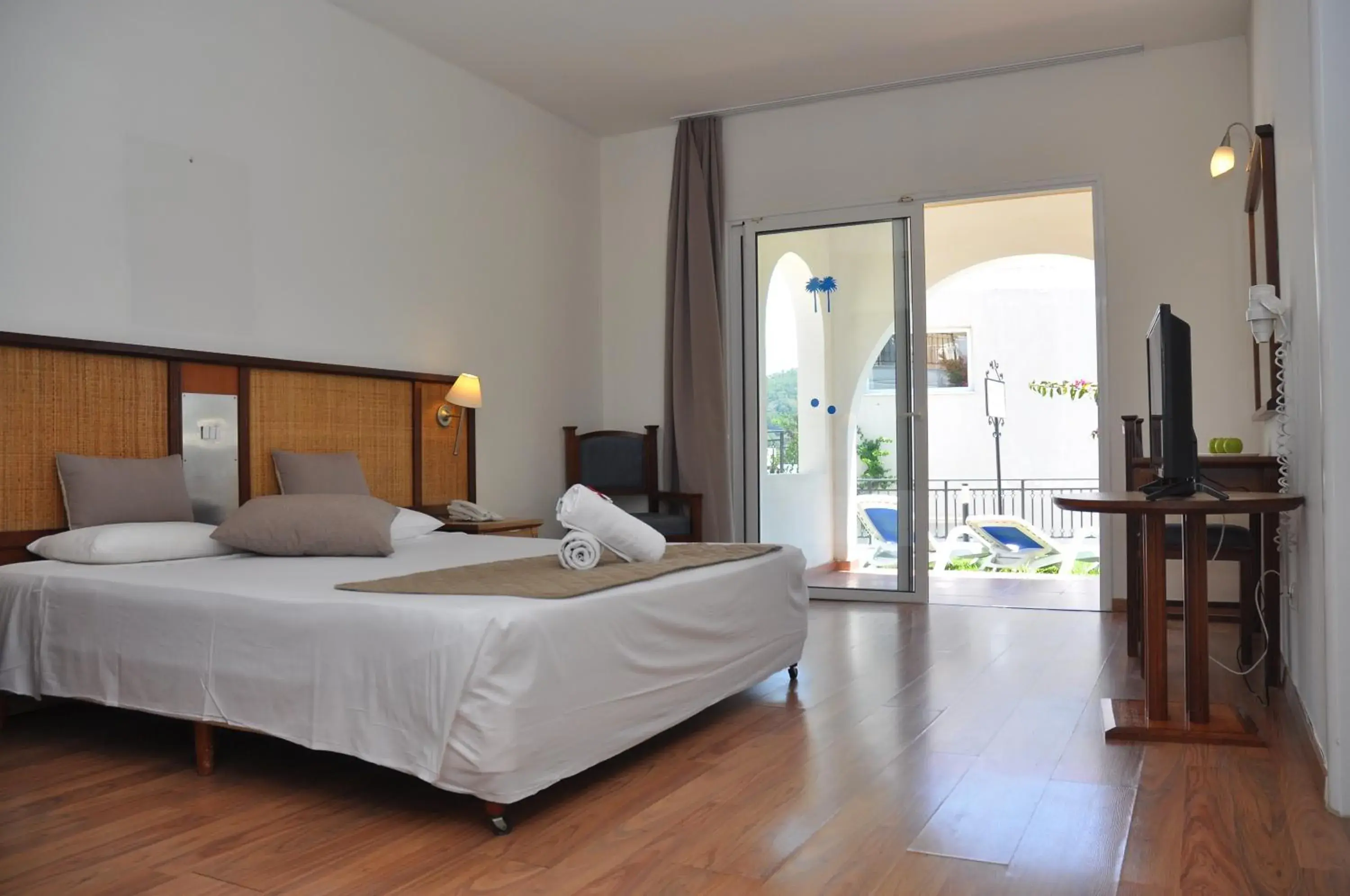Double or Twin Room with Garden View - Pool View in Cyprotel Faliraki Double or Twin Room with Garden View - Pool View in Cyprotel Faliraki