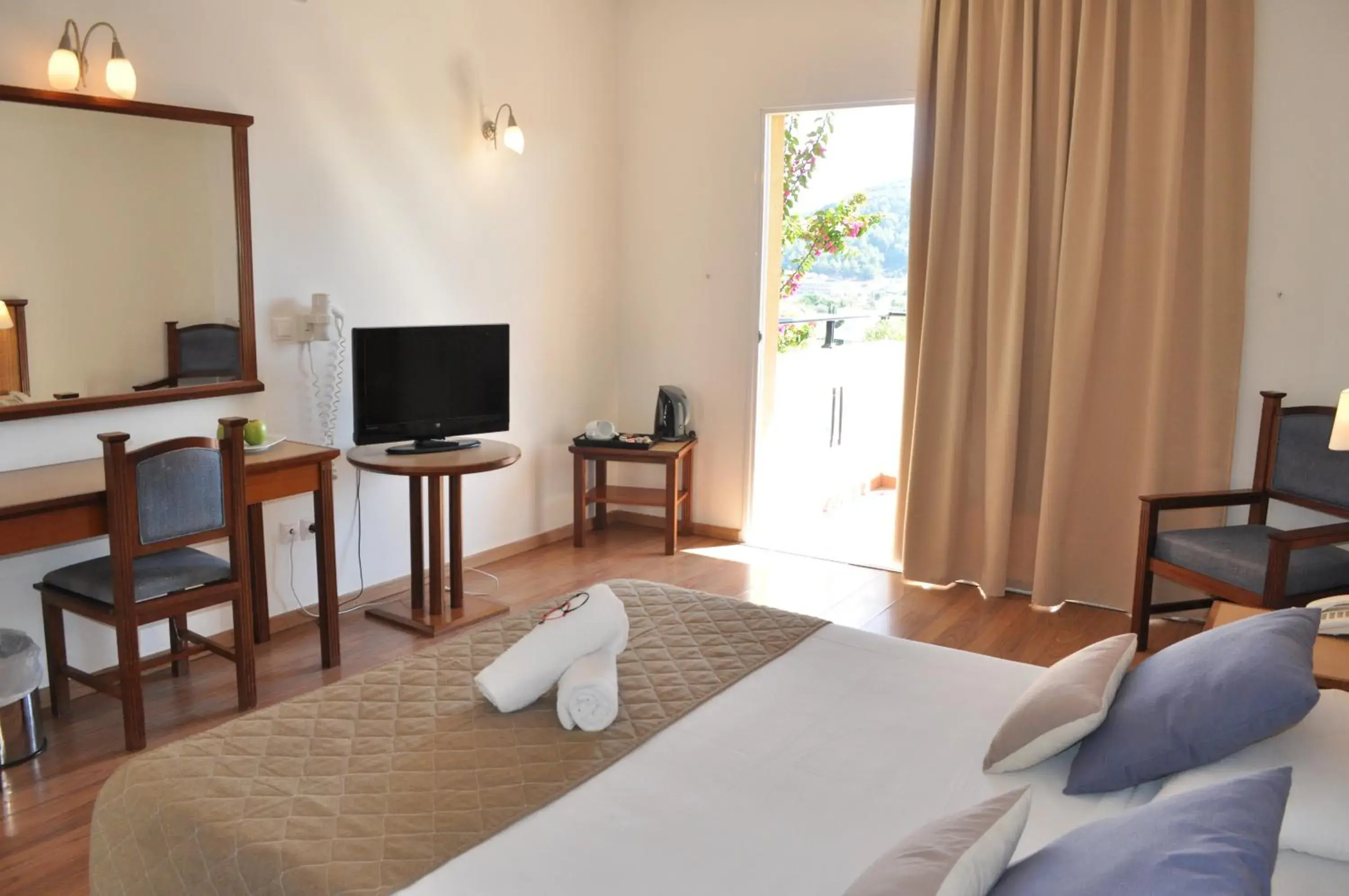 Double or Twin Room with Garden View - Pool View in Cyprotel Faliraki Double or Twin Room with Garden View - Pool View in Cyprotel Faliraki