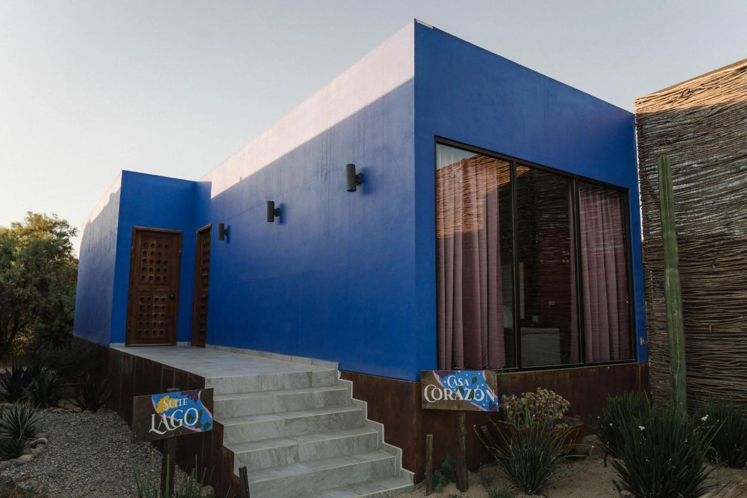 Property building in Casa Frida