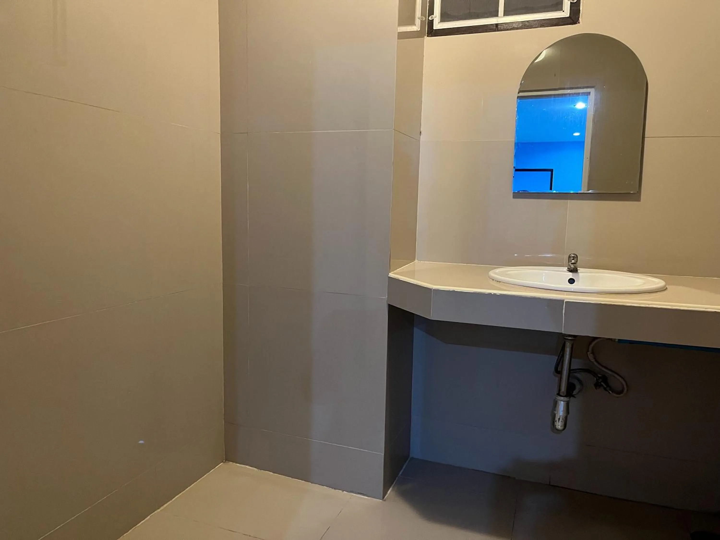 Bathroom in OSHO Lover's