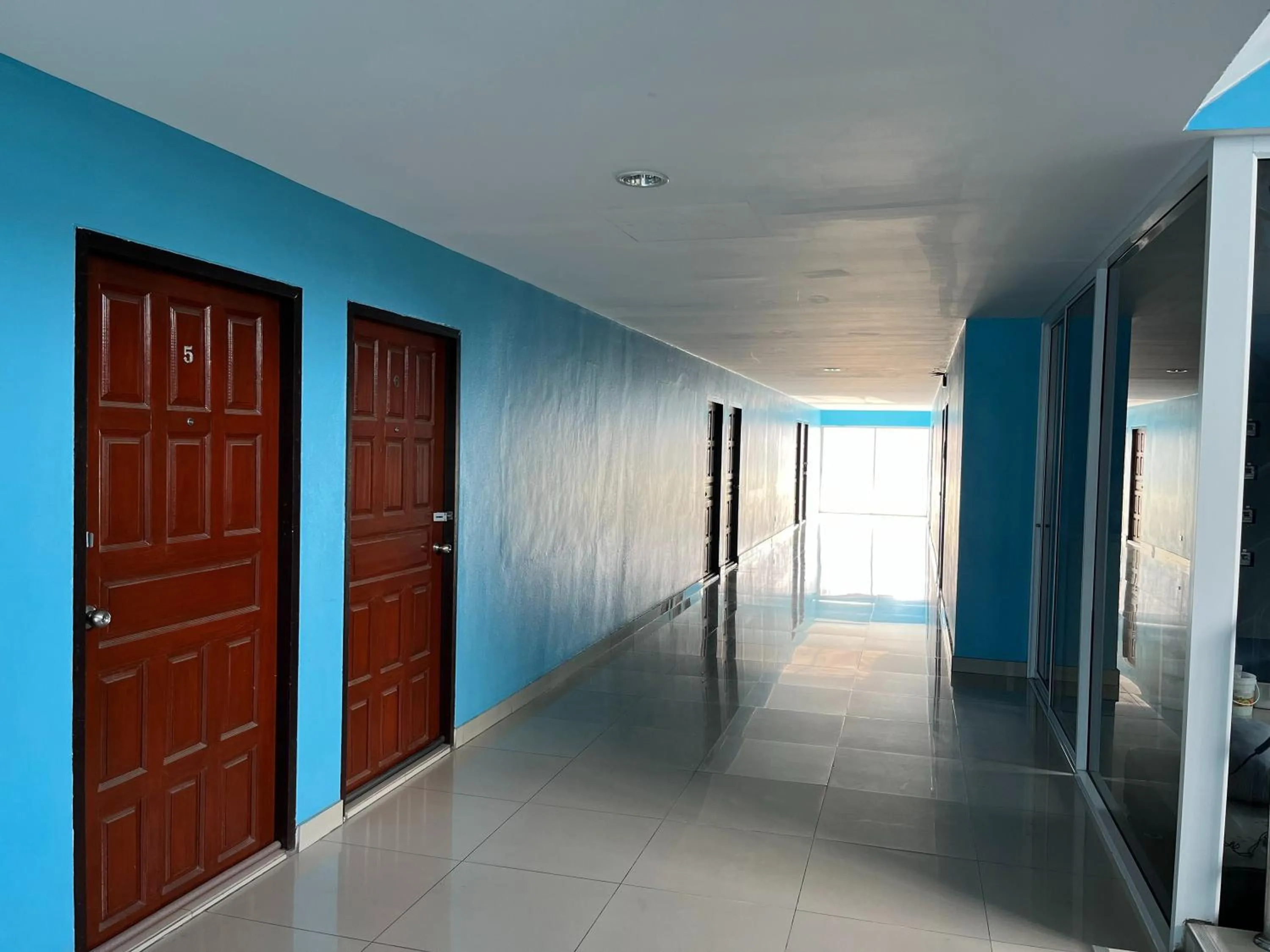 Area and facilities in OSHO Lover's