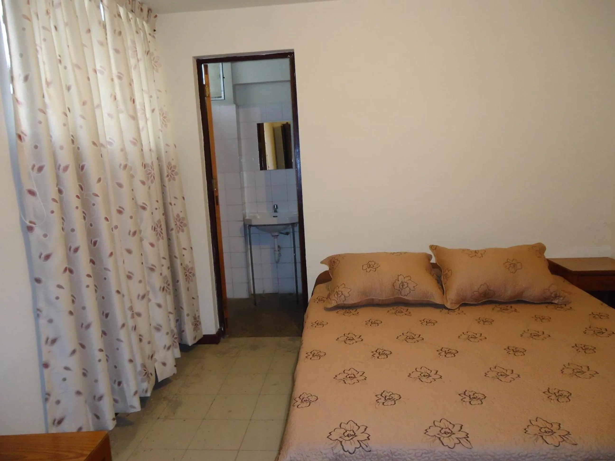 Photo of the whole room, Bed in Hotel Estación Central