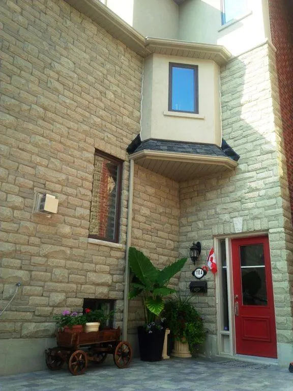 Facade/entrance in Luxury Home - Upper Toronto Beaches