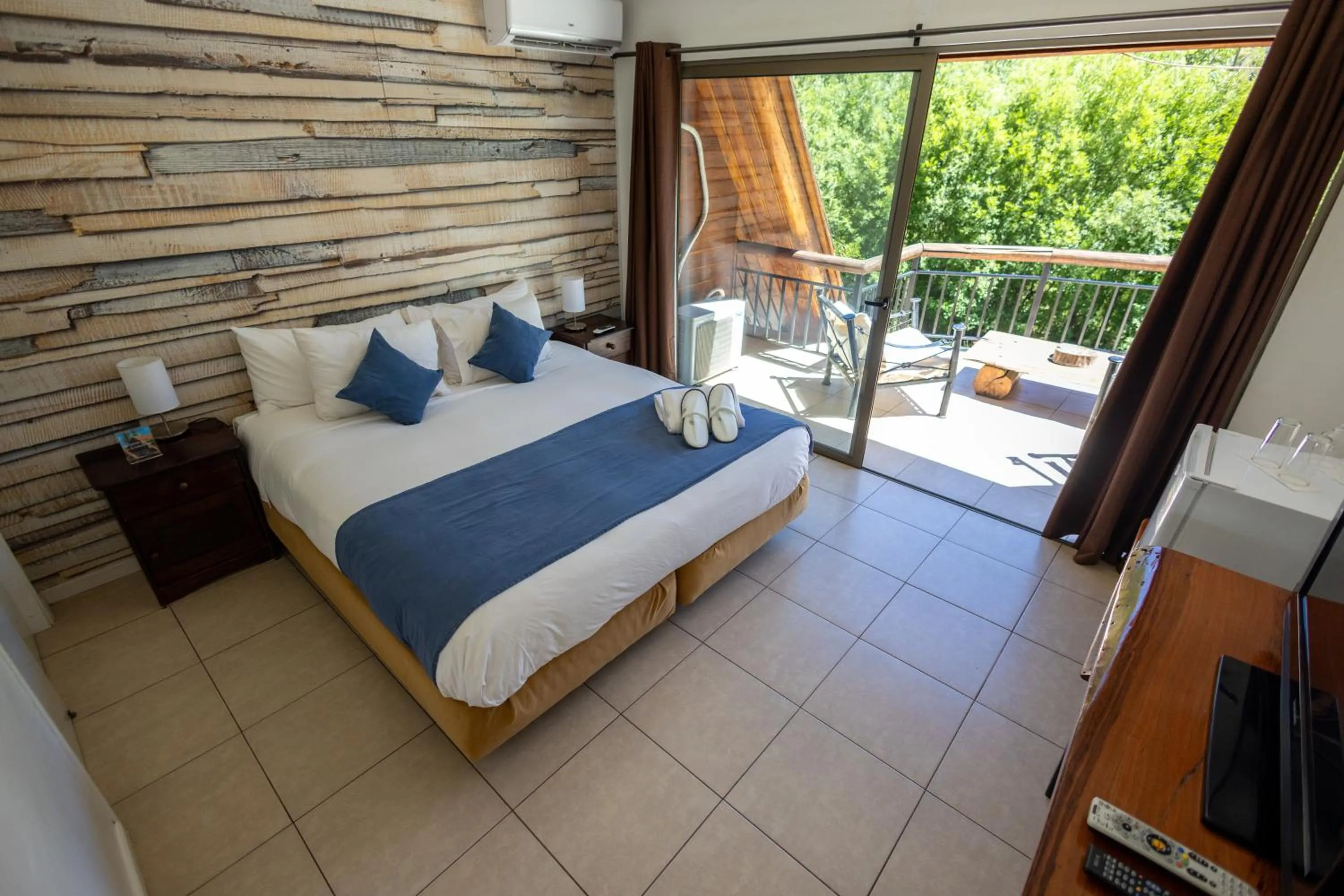 Bed in San Francisco Lodge