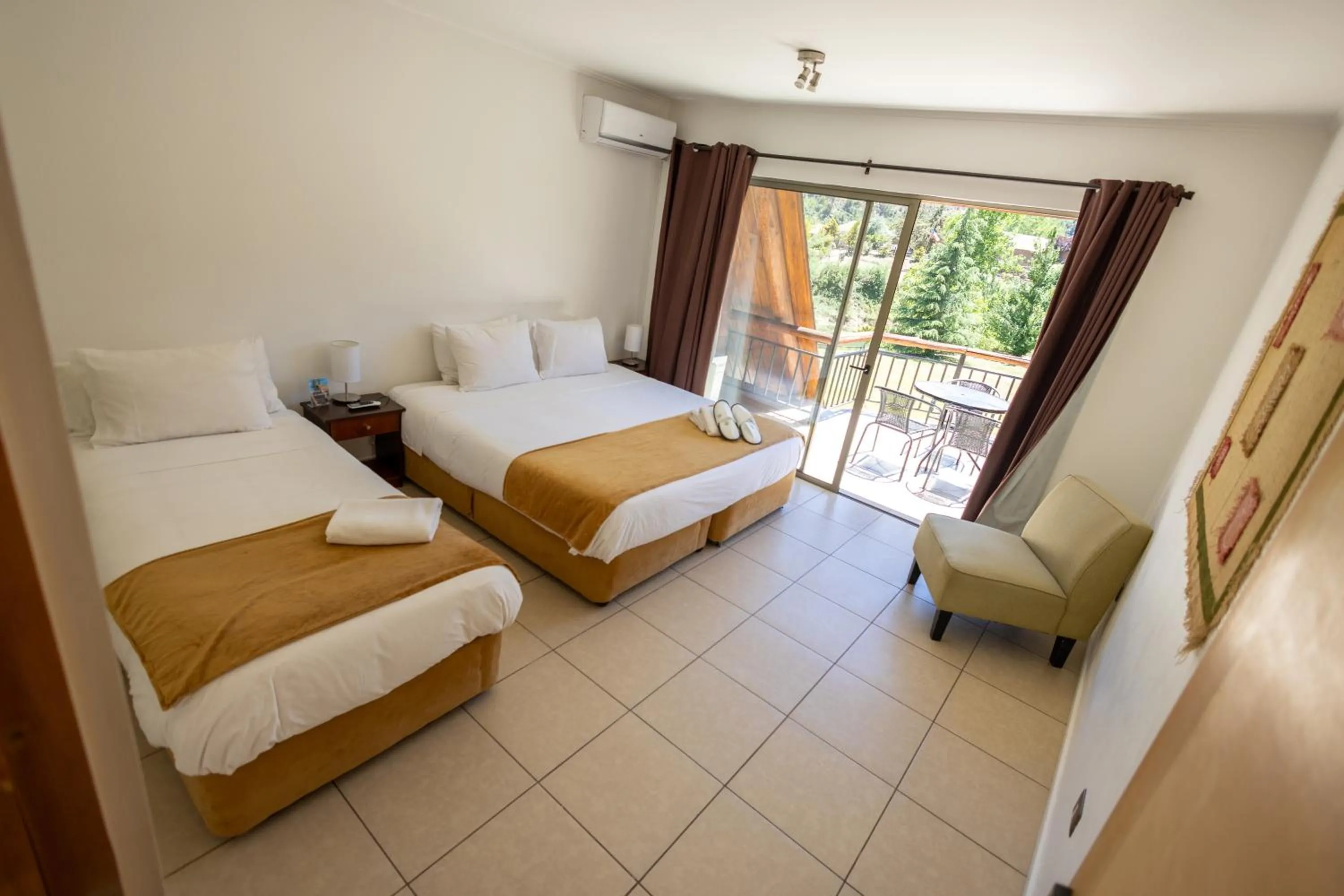 Bed in San Francisco Lodge