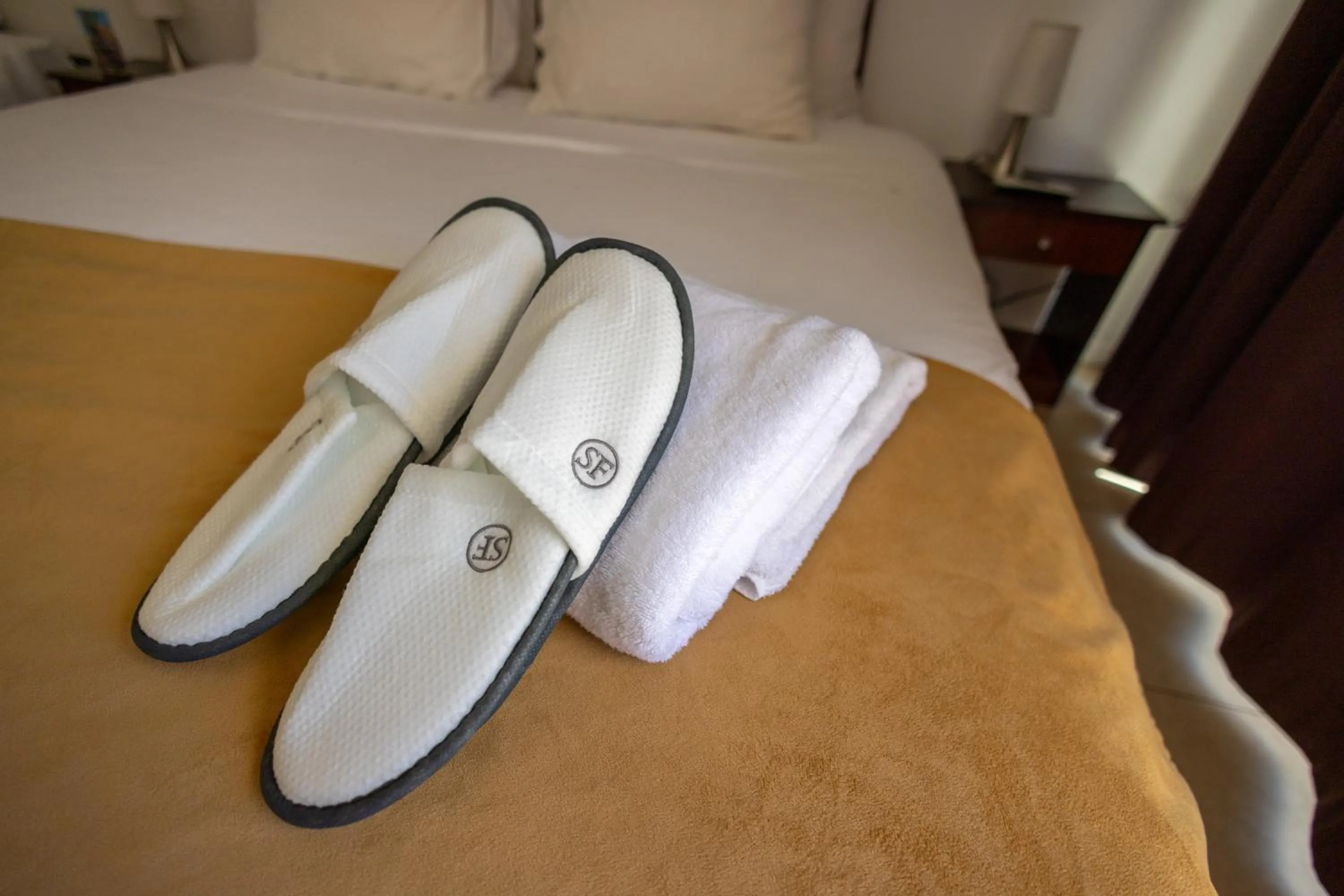 Bed in San Francisco Lodge