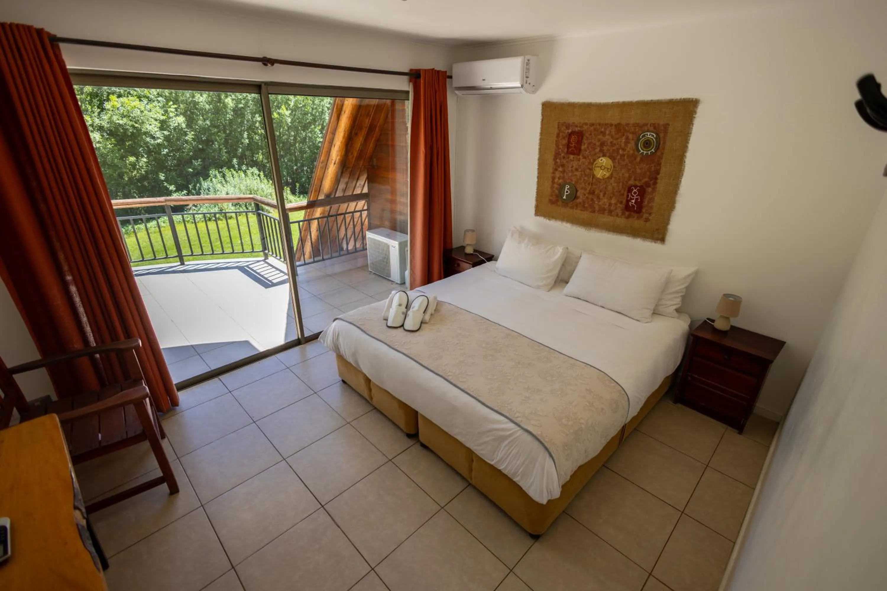 Bed in San Francisco Lodge