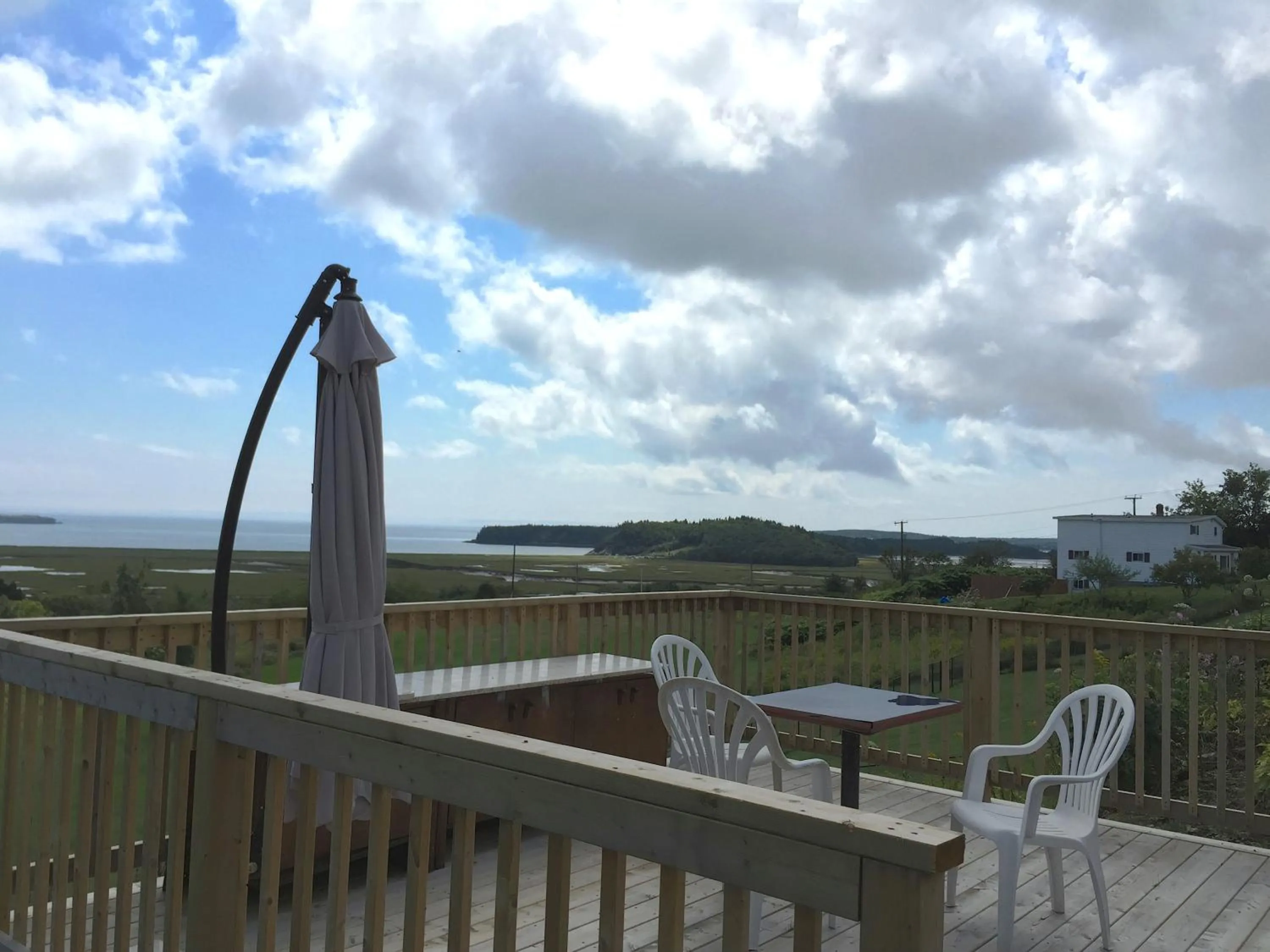 Patio in Admiral's Quay Motel & Suites