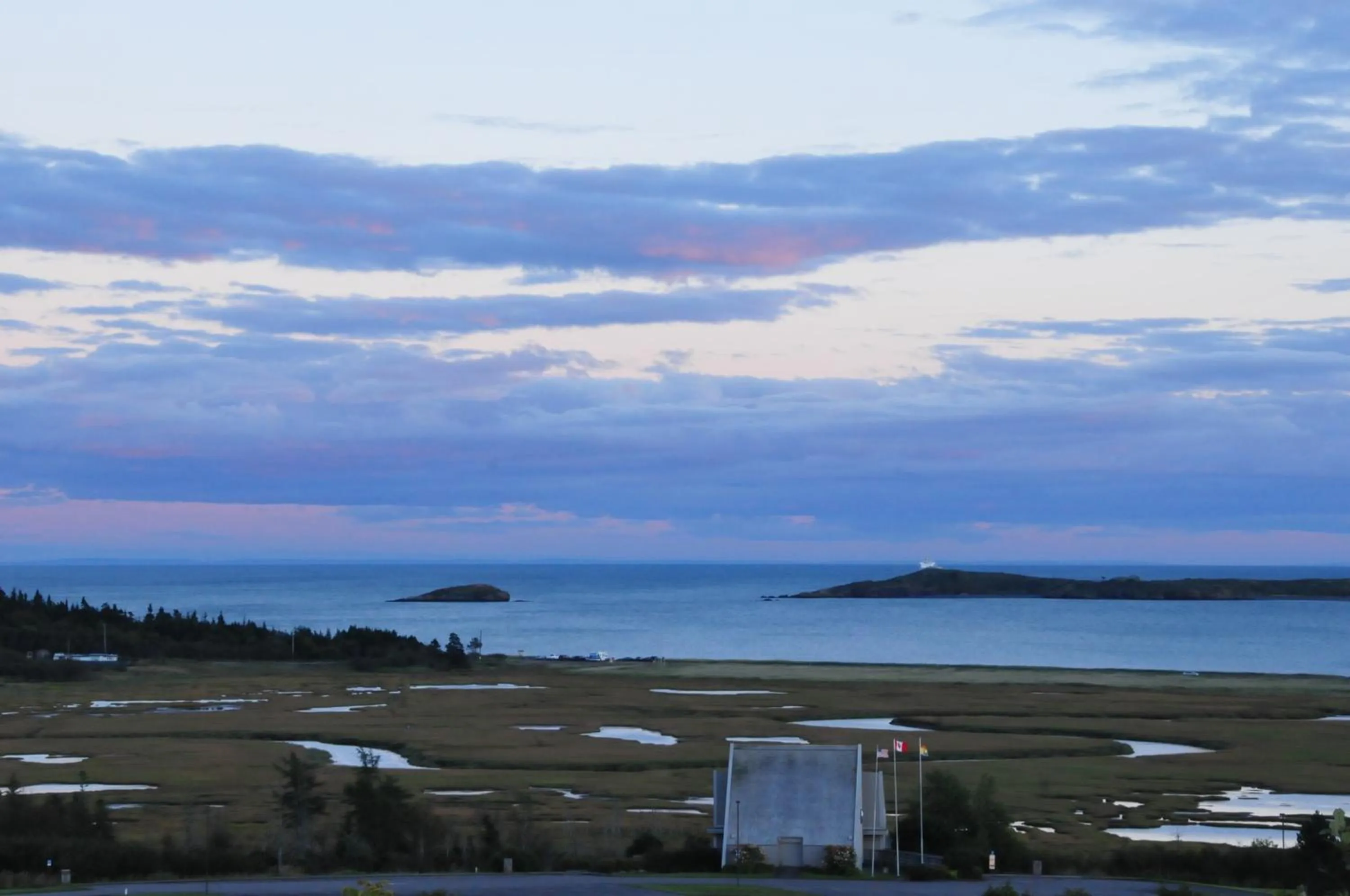 Summer in Admiral's Quay Motel & Suites