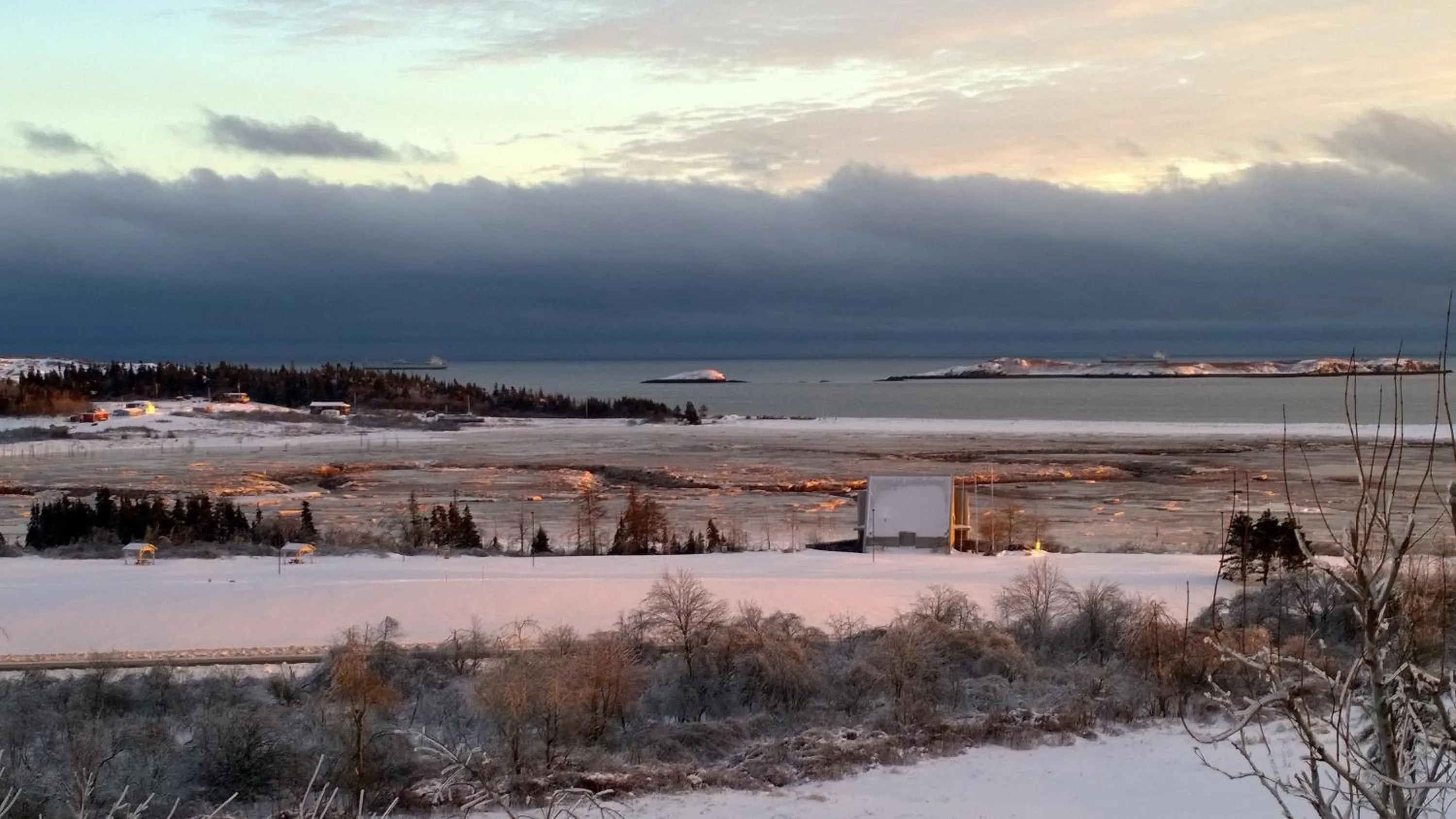 Winter in Admiral's Quay Motel & Suites