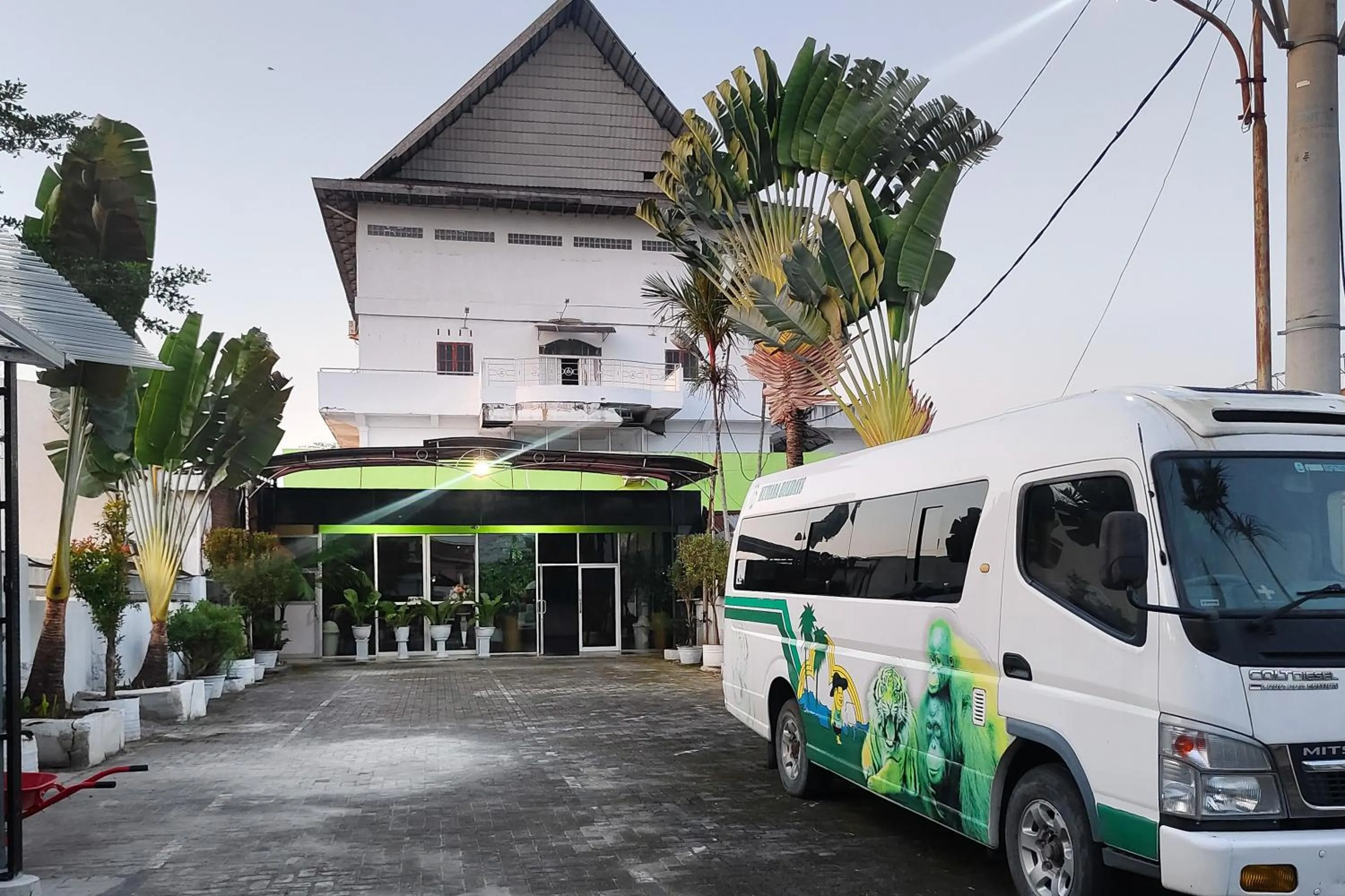 RedDoorz near Focal Point Medan
