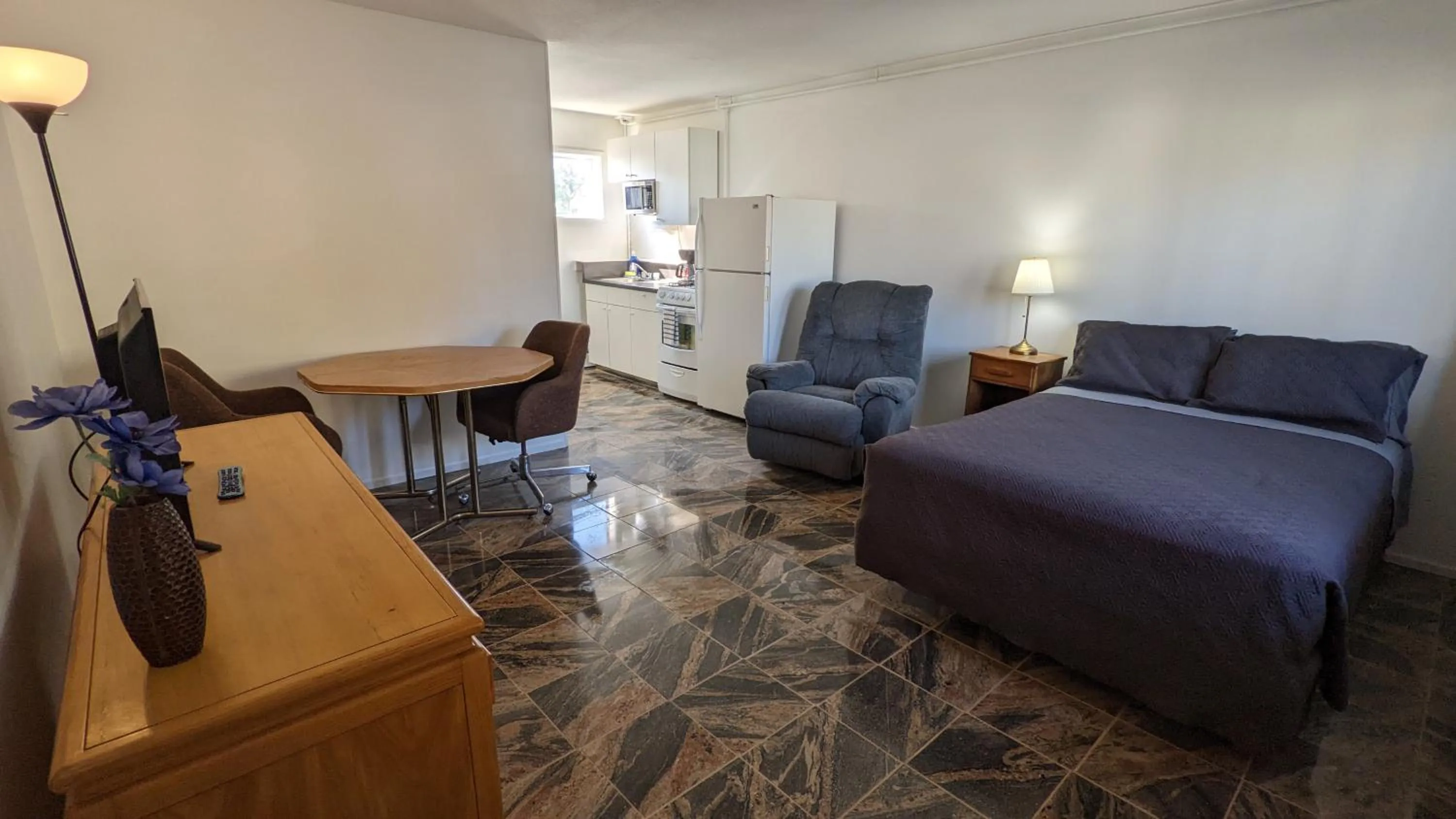 Deerview Lodge & Cabins - Princeton BC