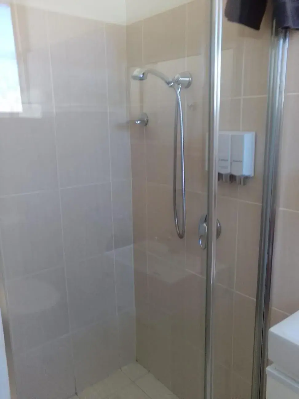 Shower in Forster and Wallis Lake Motel Shower in Forster and Wallis Lake Motel