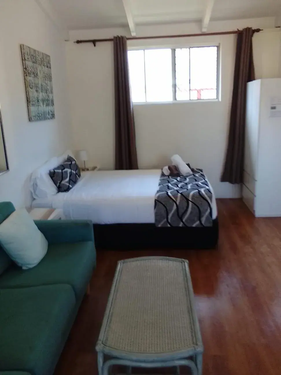 Garden view, Bed in Forster and Wallis Lake Motel Garden view, Bed in Forster and Wallis Lake Motel