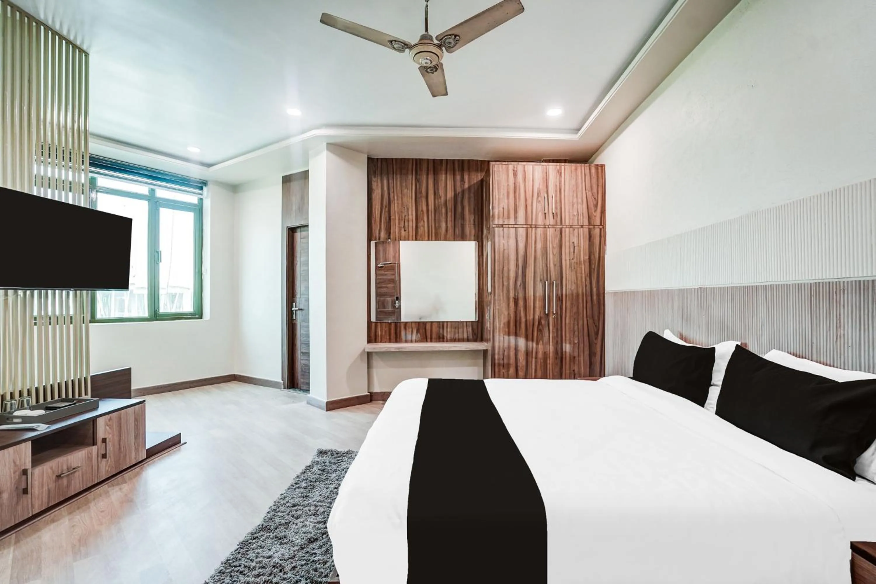 Bedroom, Bed in FabHotel Aman Paradise