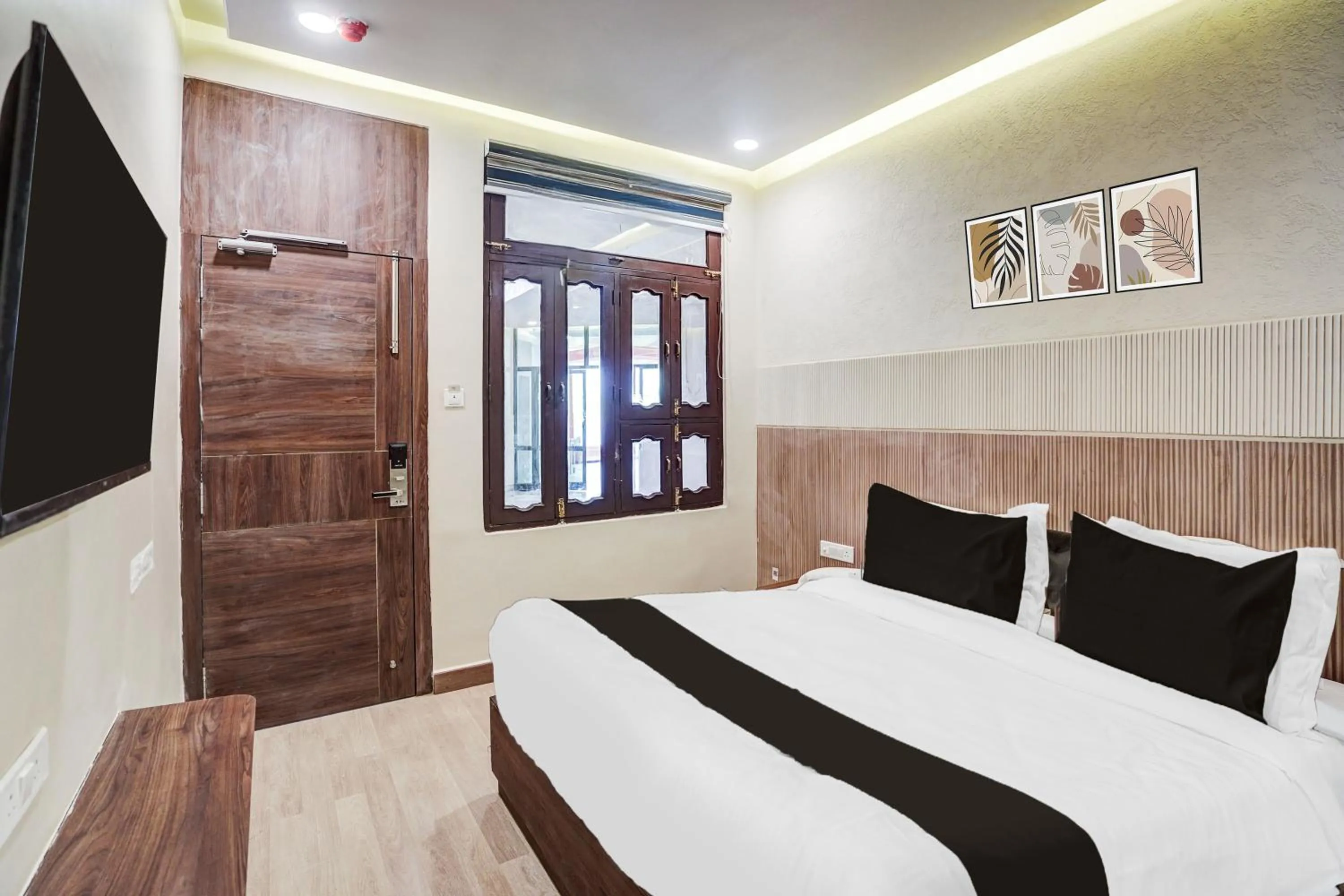 Bedroom, Bed in FabHotel Aman Paradise