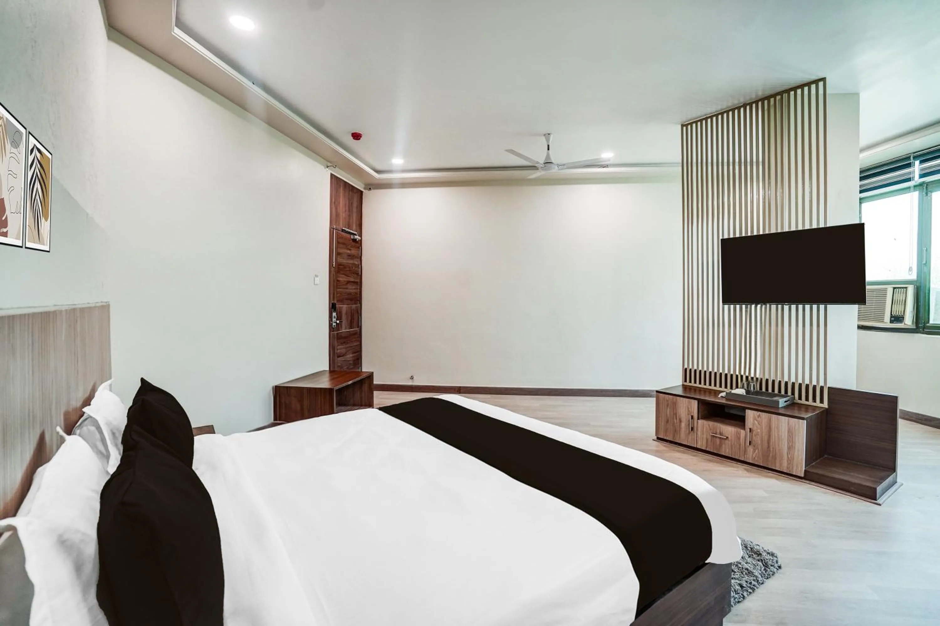 Bedroom, Bed in FabHotel Aman Paradise