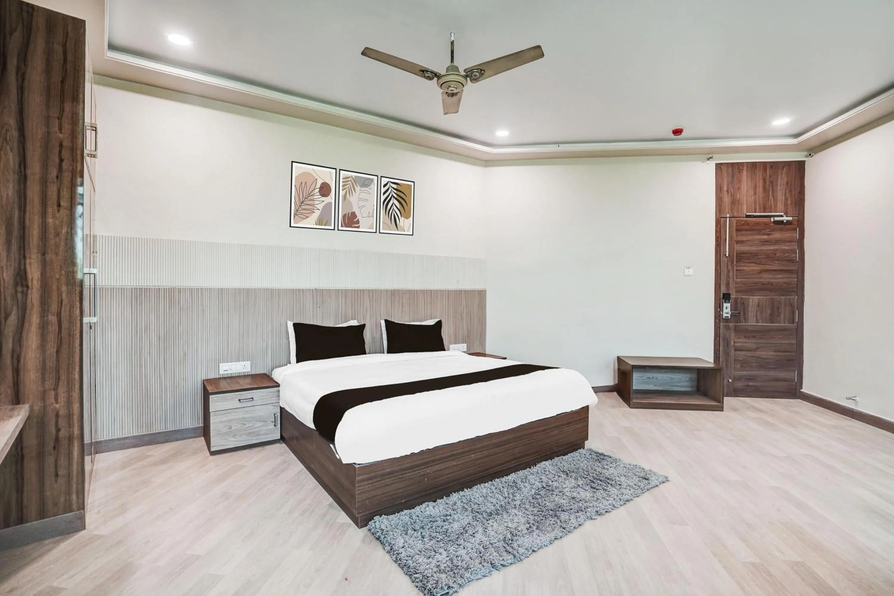 Bedroom, Bed in FabHotel Aman Paradise